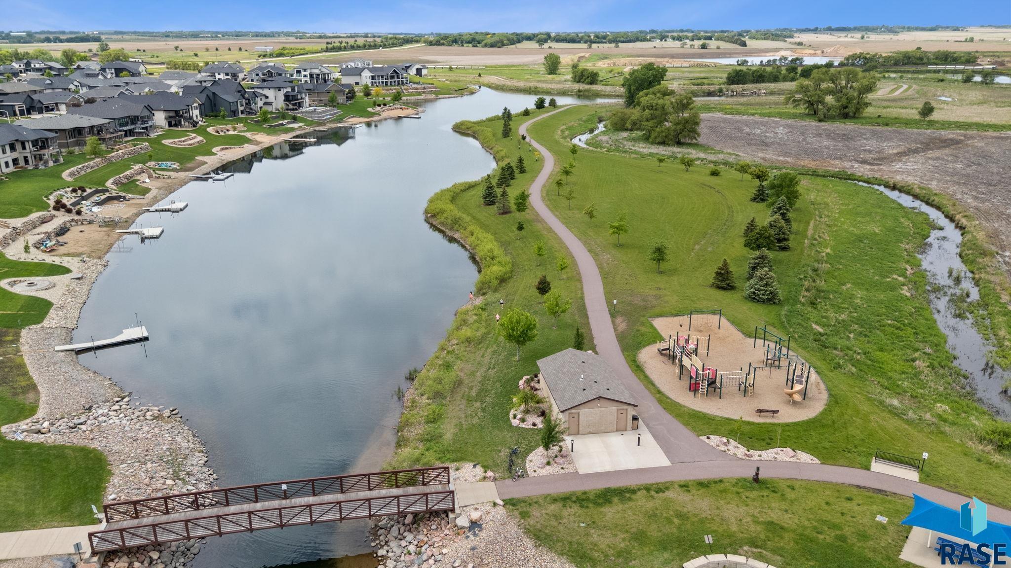 Sioux Falls, South Dakota 57107, United States, 4 Bedrooms Bedrooms, ,3 BathroomsBathrooms,Residential,Active,219212