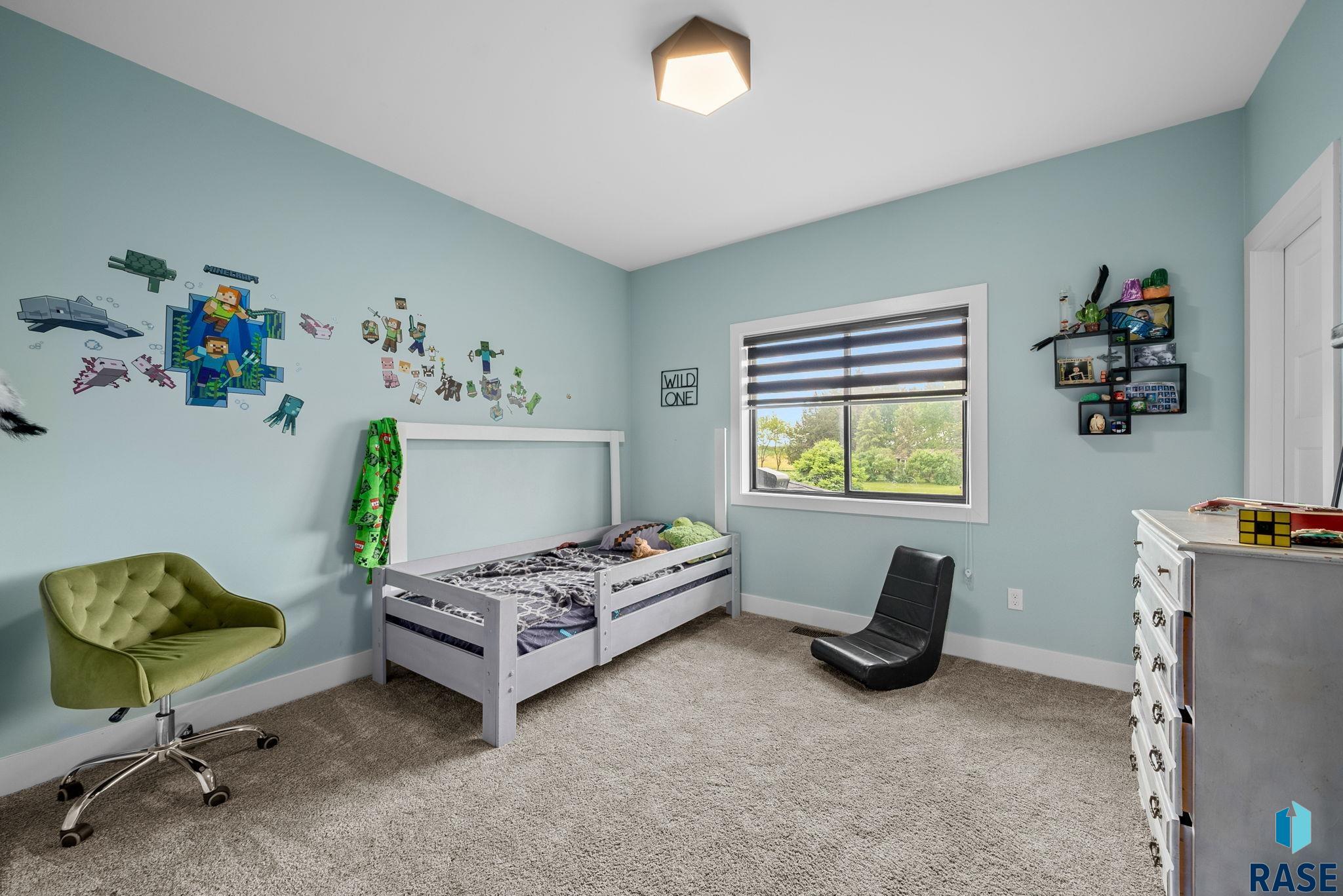 Sioux Falls, South Dakota 57107, United States, 4 Bedrooms Bedrooms, ,3 BathroomsBathrooms,Residential,Active,219212