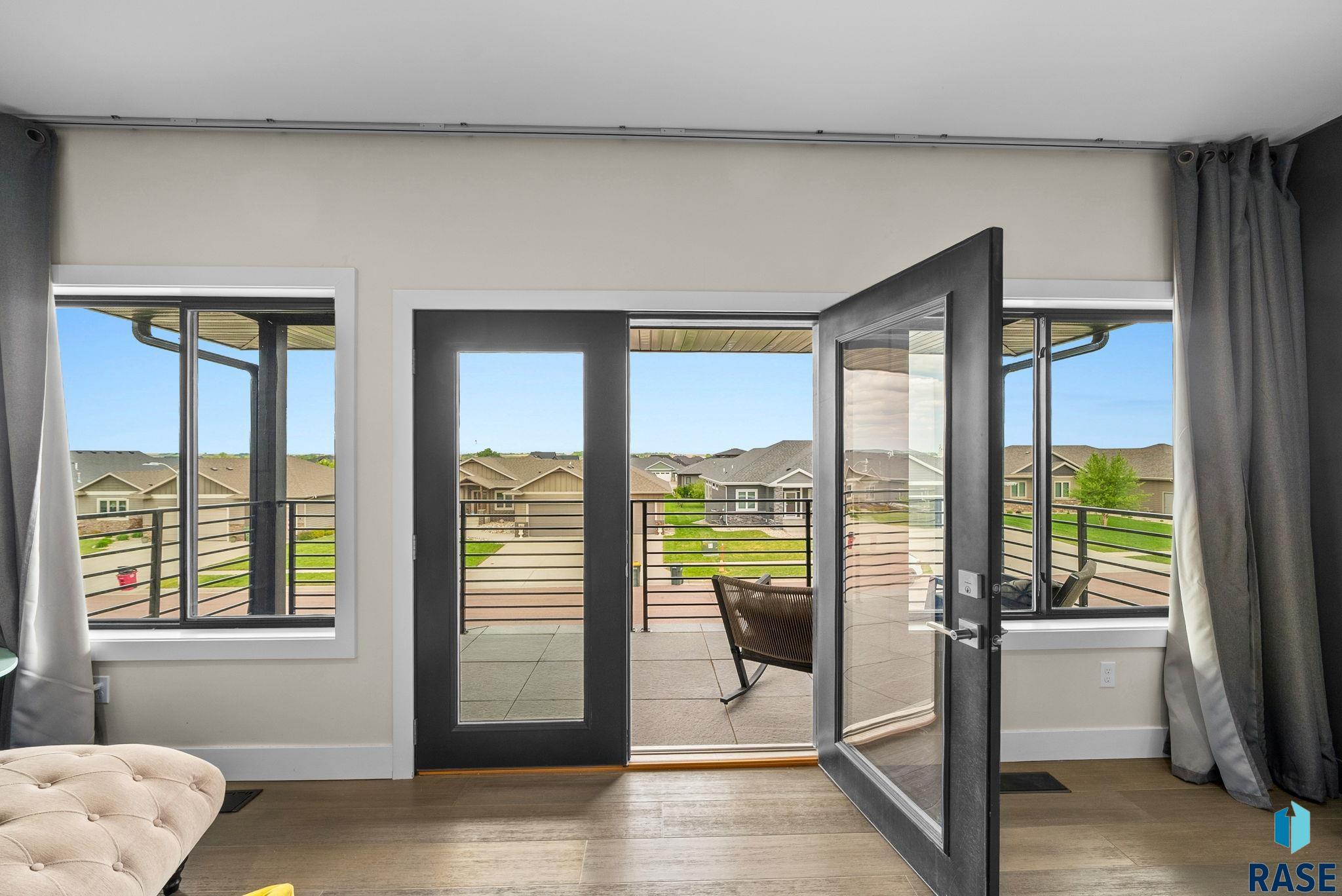 Sioux Falls, South Dakota 57107, United States, 4 Bedrooms Bedrooms, ,3 BathroomsBathrooms,Residential,Active,219212