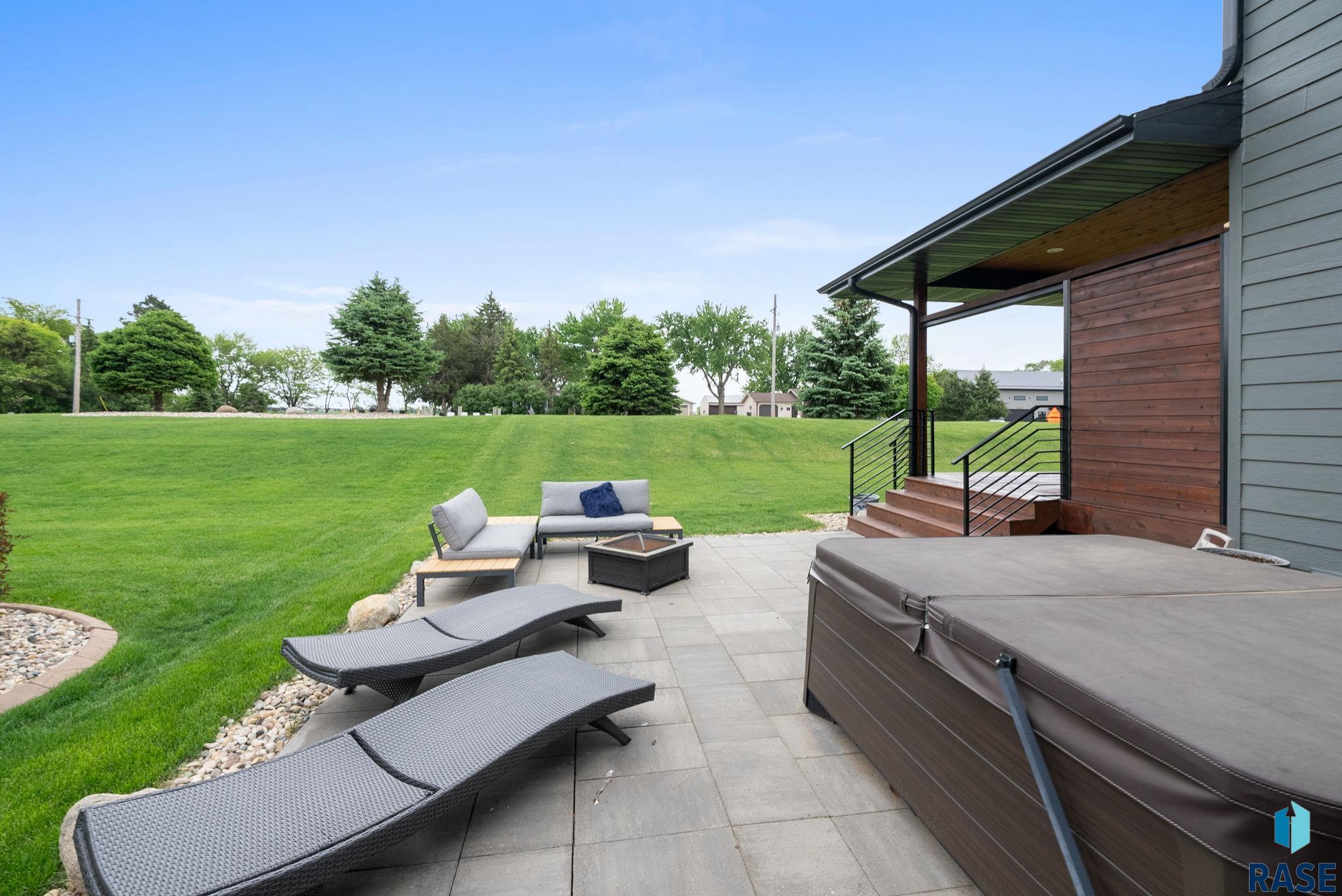 Sioux Falls, South Dakota 57107, United States, 4 Bedrooms Bedrooms, ,3 BathroomsBathrooms,Residential,Active,219212