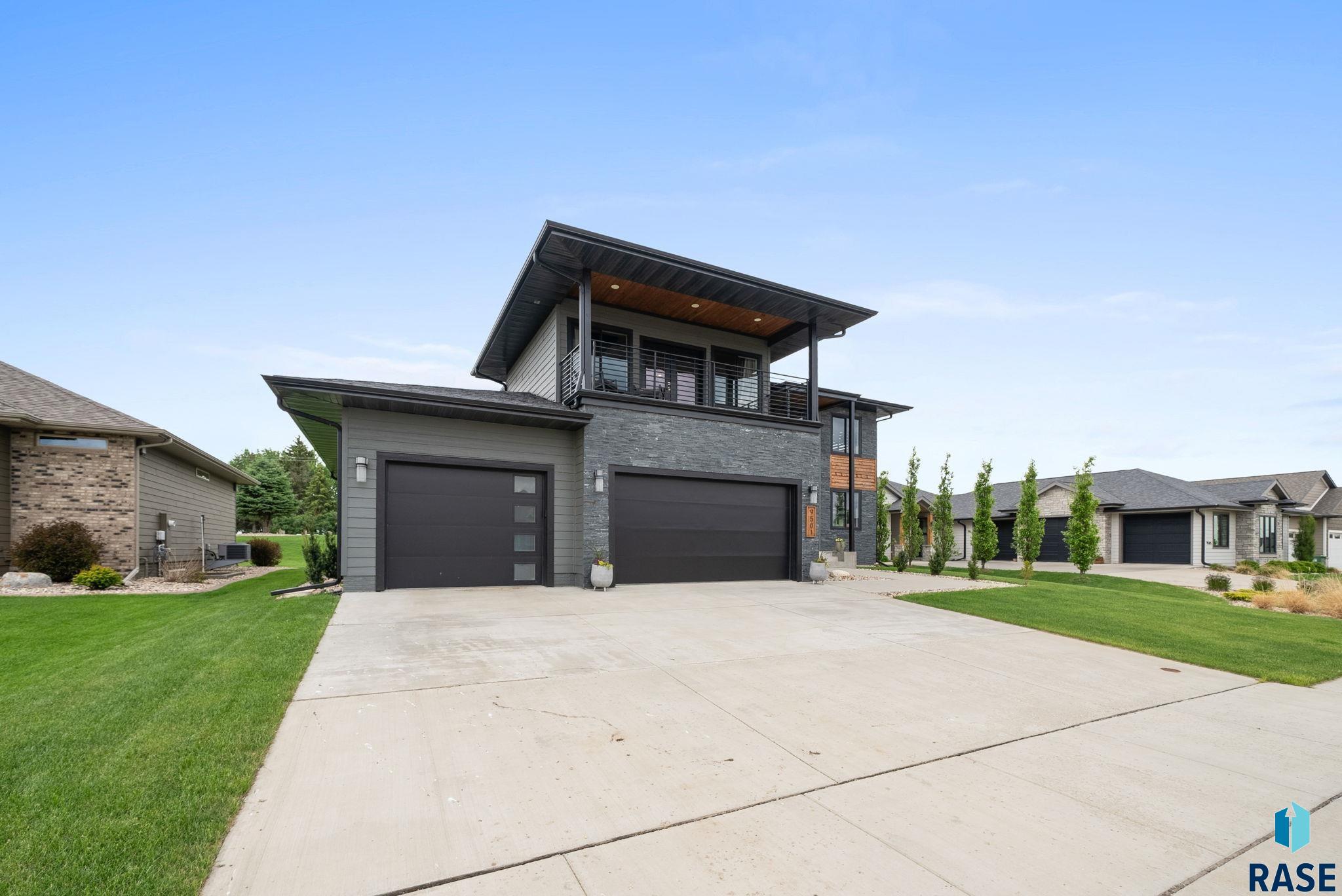 Sioux Falls, South Dakota 57107, United States, 4 Bedrooms Bedrooms, ,3 BathroomsBathrooms,Residential,Active,219212