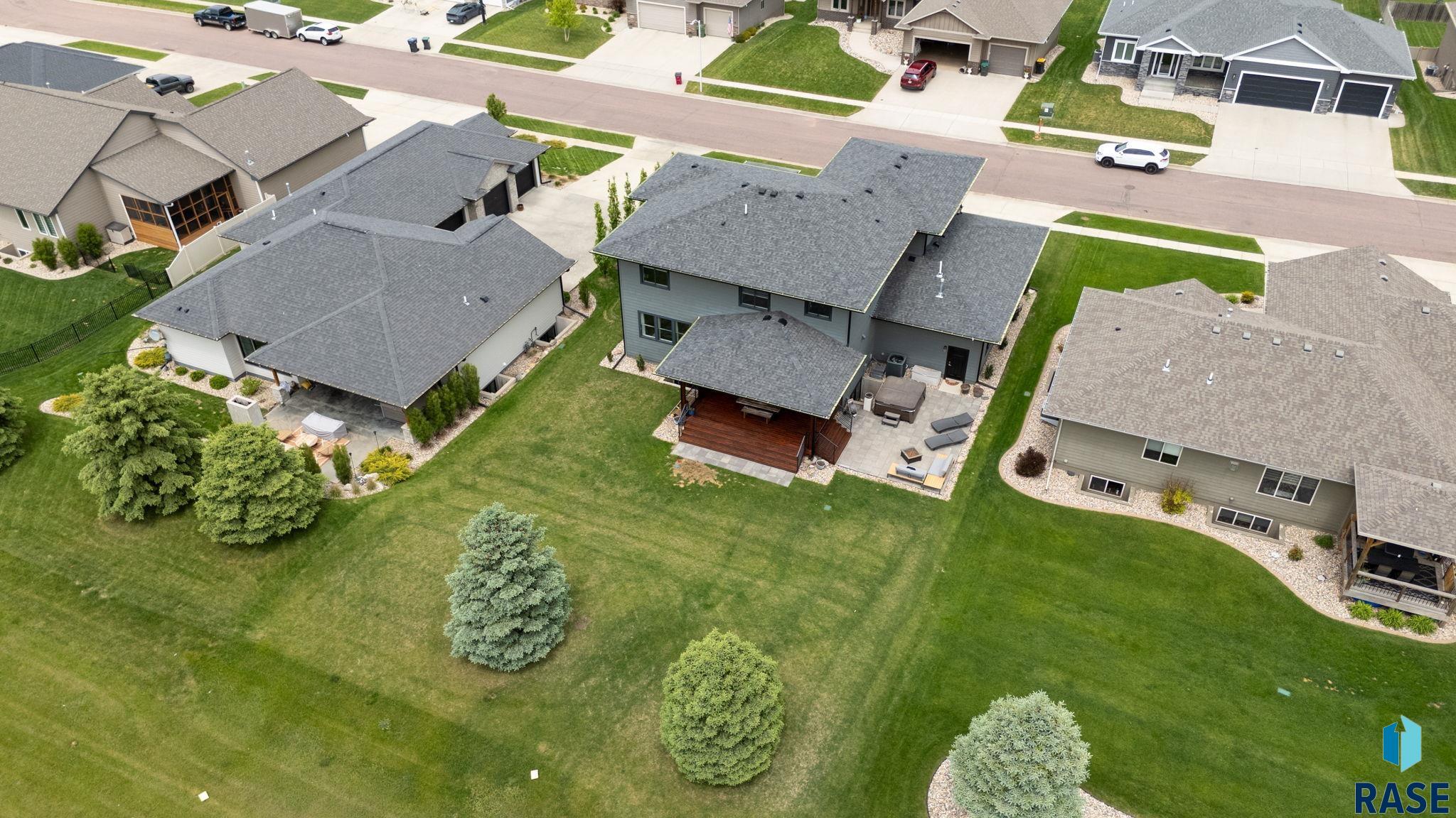 Sioux Falls, South Dakota 57107, United States, 4 Bedrooms Bedrooms, ,3 BathroomsBathrooms,Residential,Active,219212