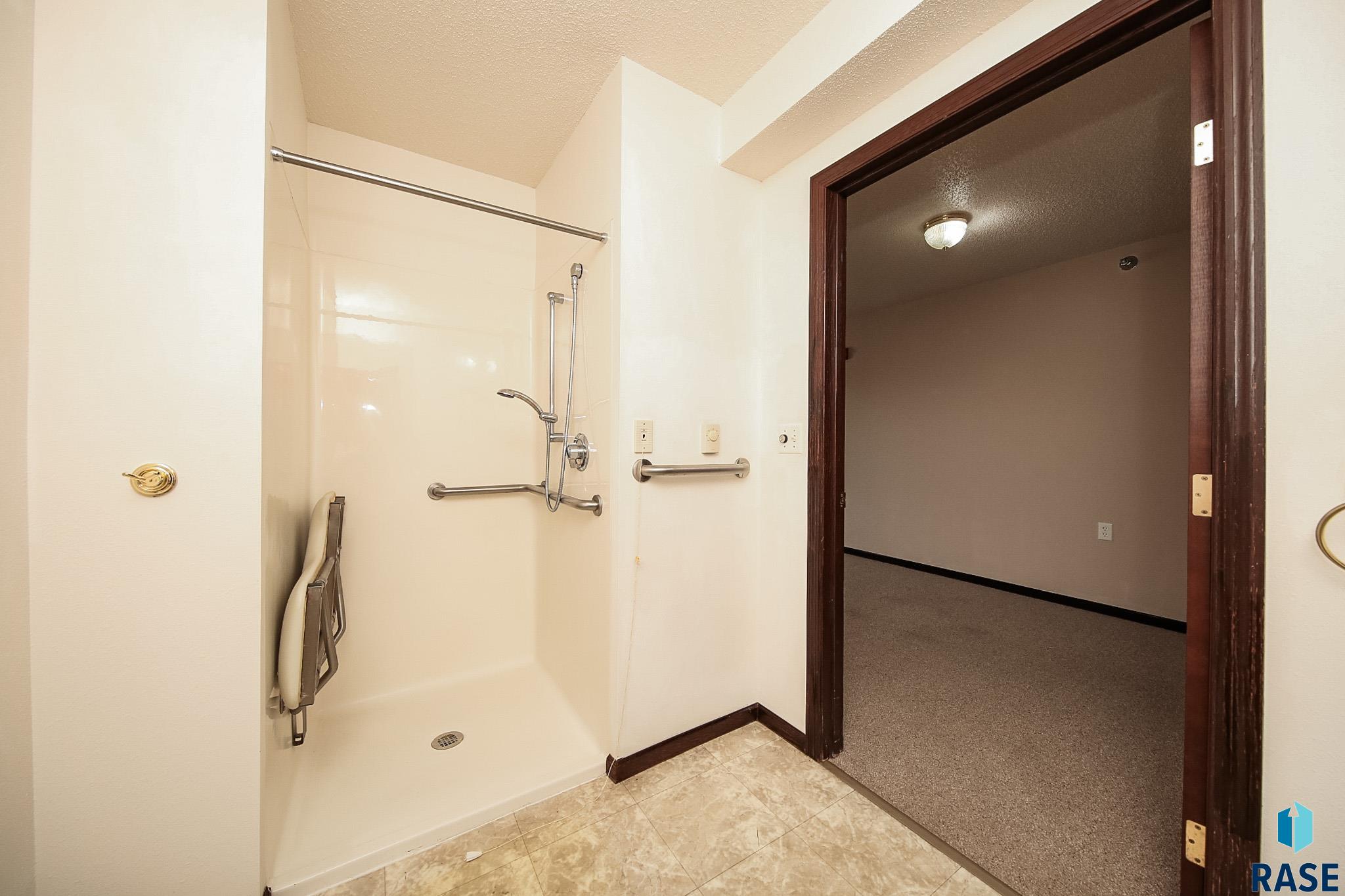 Pipestone, Minnesota 56164, United States, ,Commercial,Active,37771