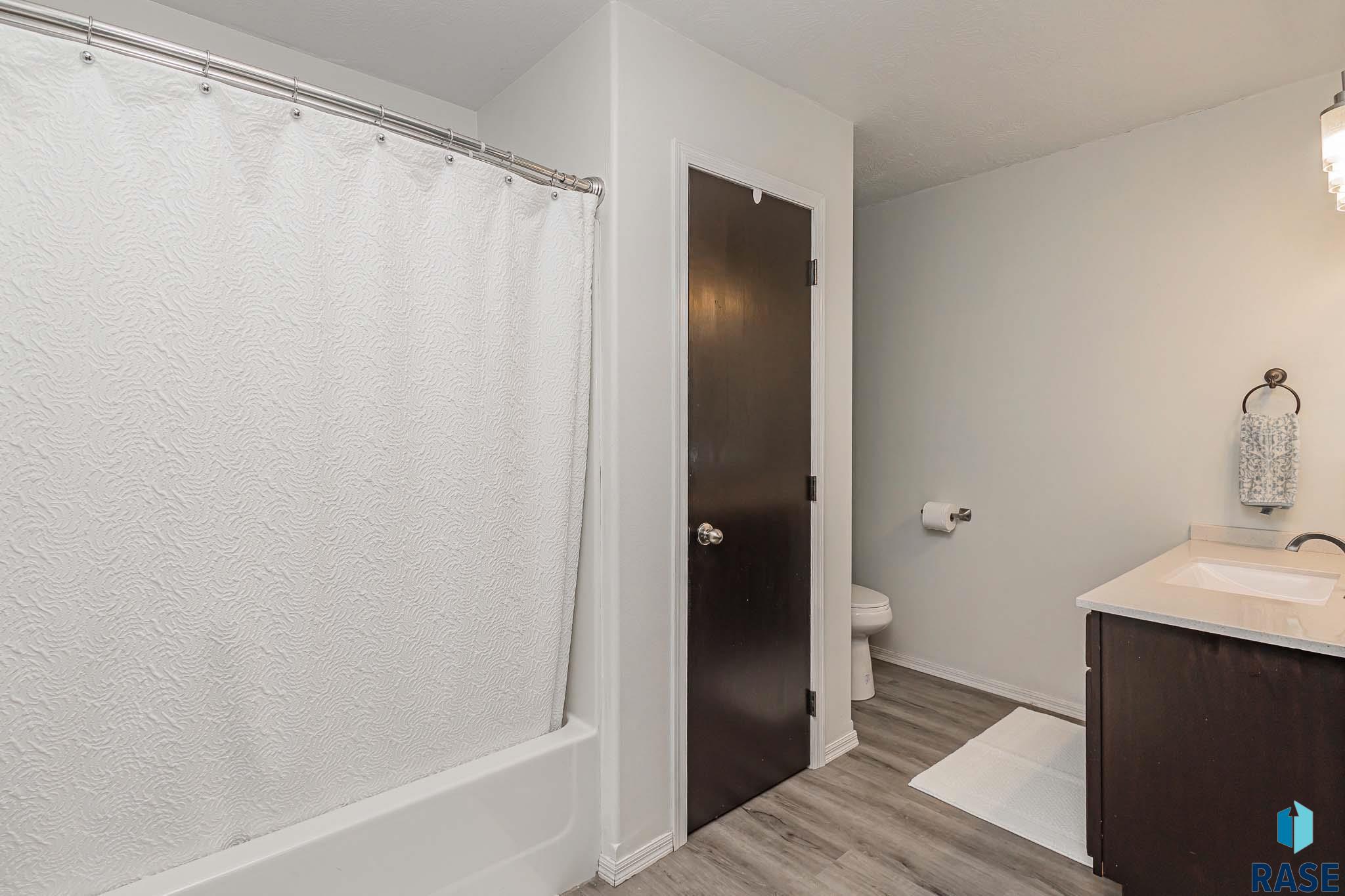 806 Hemlock St Street, Harrisburg, South Dakota image 25