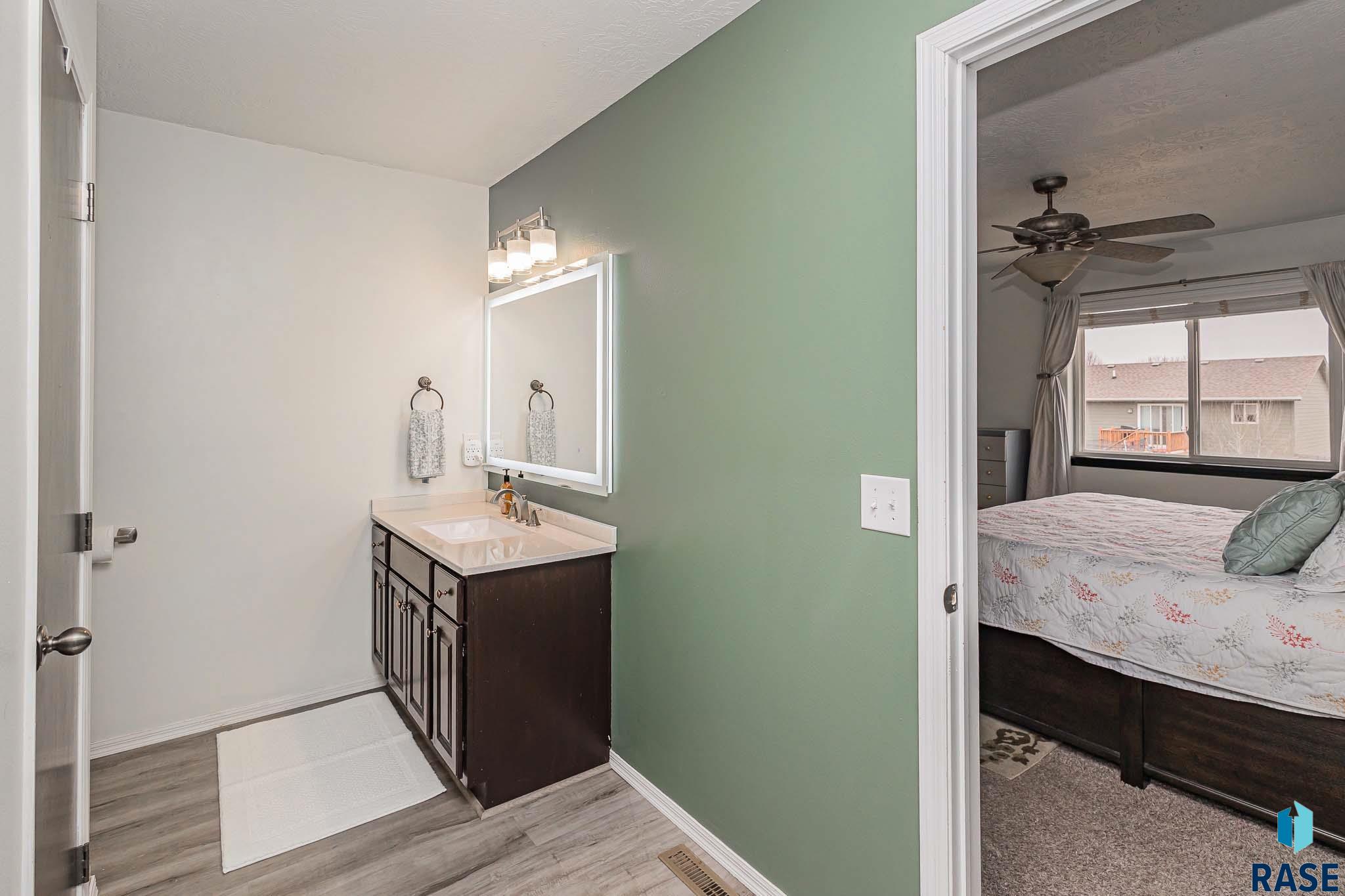 806 Hemlock St Street, Harrisburg, South Dakota image 20