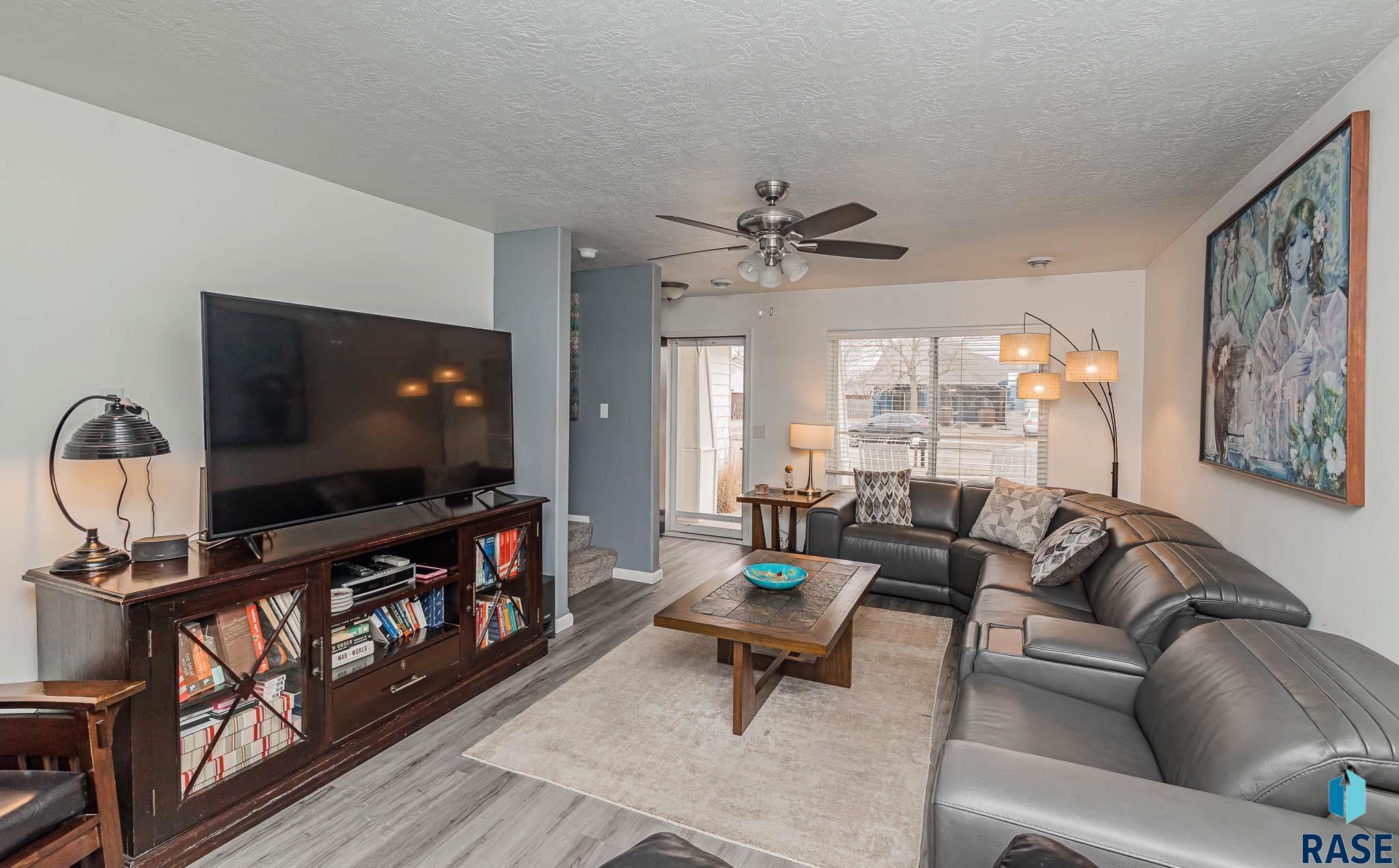806 Hemlock St Street, Harrisburg, South Dakota image 4