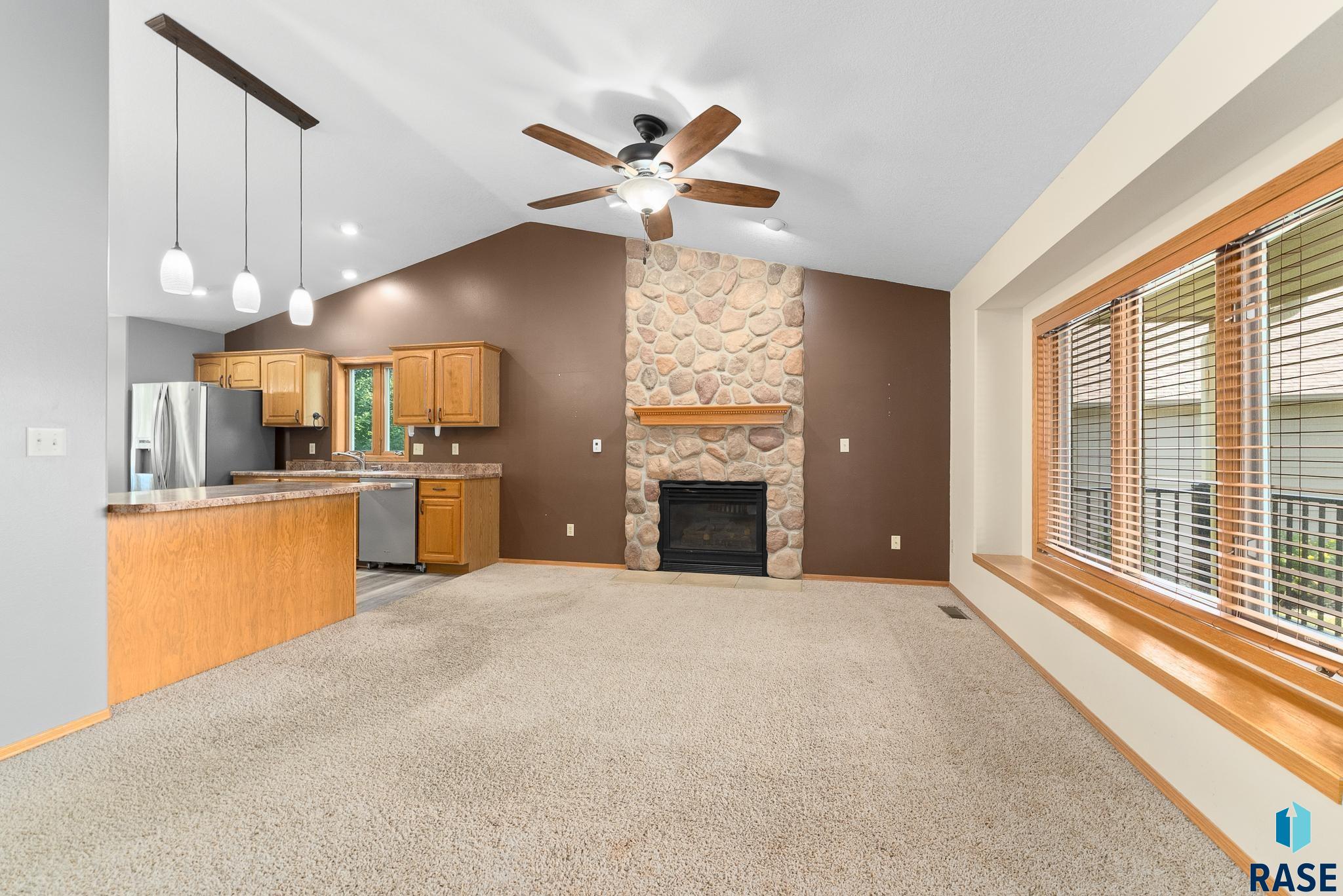 6624 W Thatcher Dr Drive, Sioux Falls, South Dakota image 2