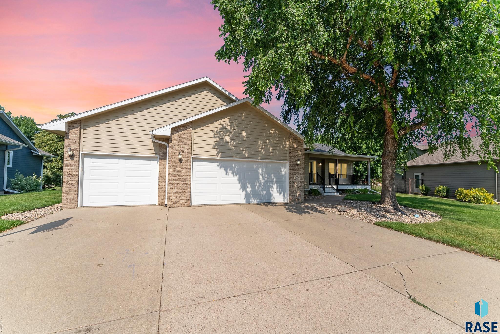 6624 W Thatcher Dr Drive, Sioux Falls, South Dakota image 1