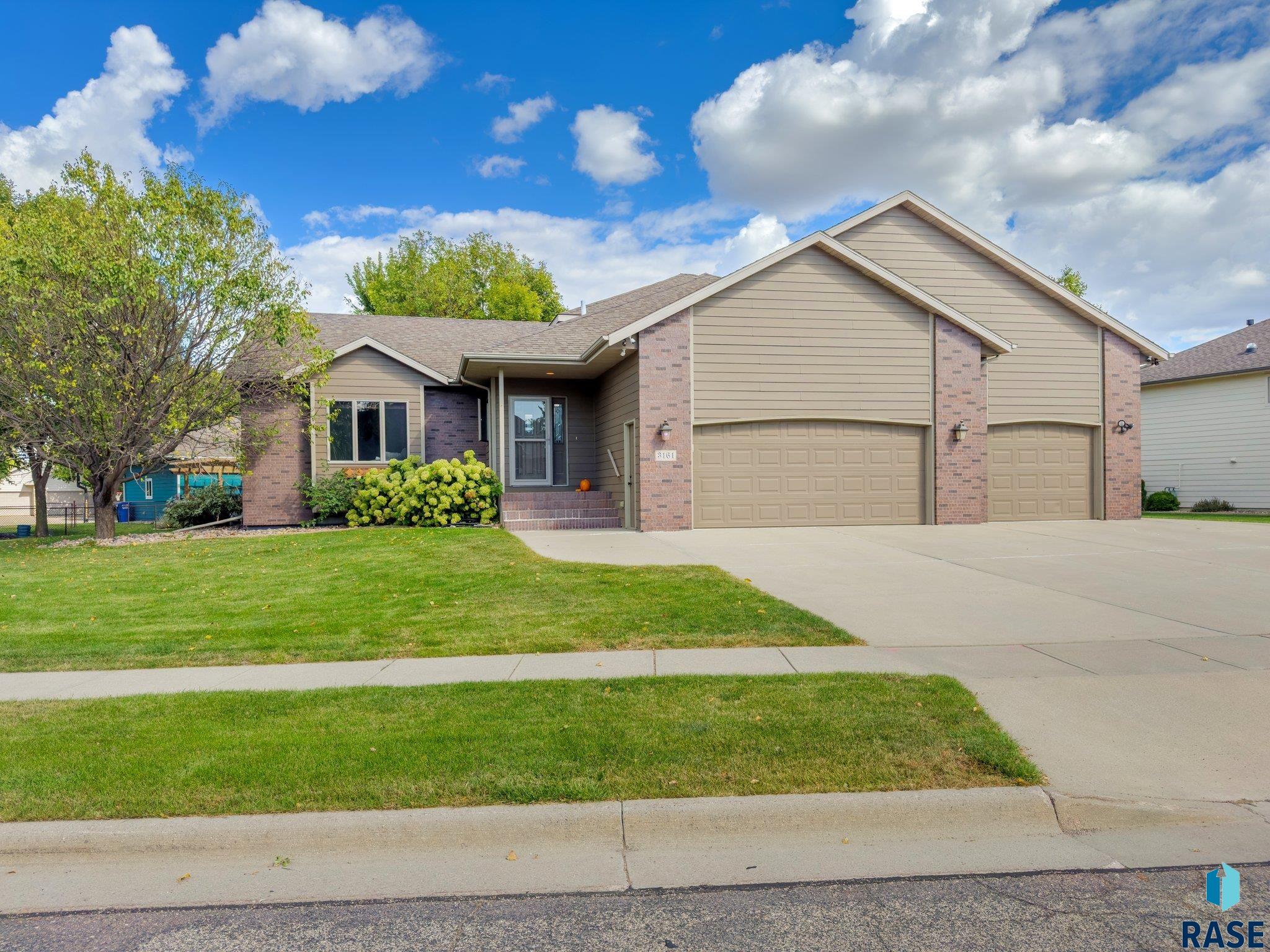 3161 W Auburn Hills Ct Court, Sioux Falls, South Dakota image 1