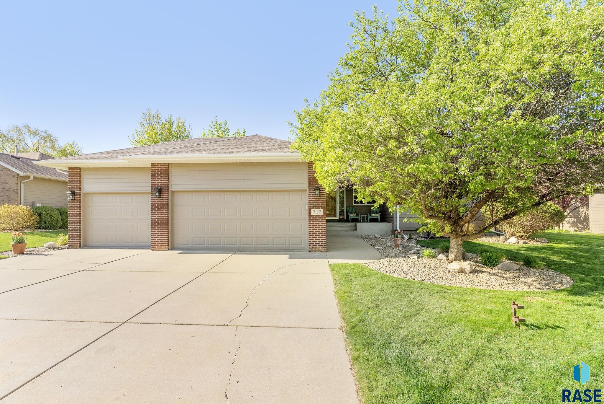 717 W Cascade St Street, Sioux Falls, New Jersey image 1
