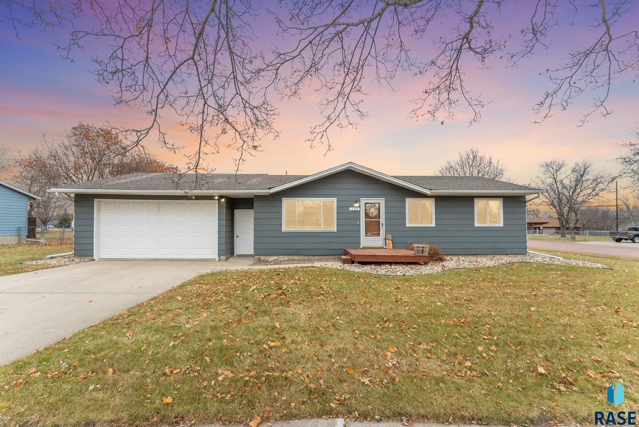 112 E Glenwood Dr Drive, Brandon, South Dakota image 1