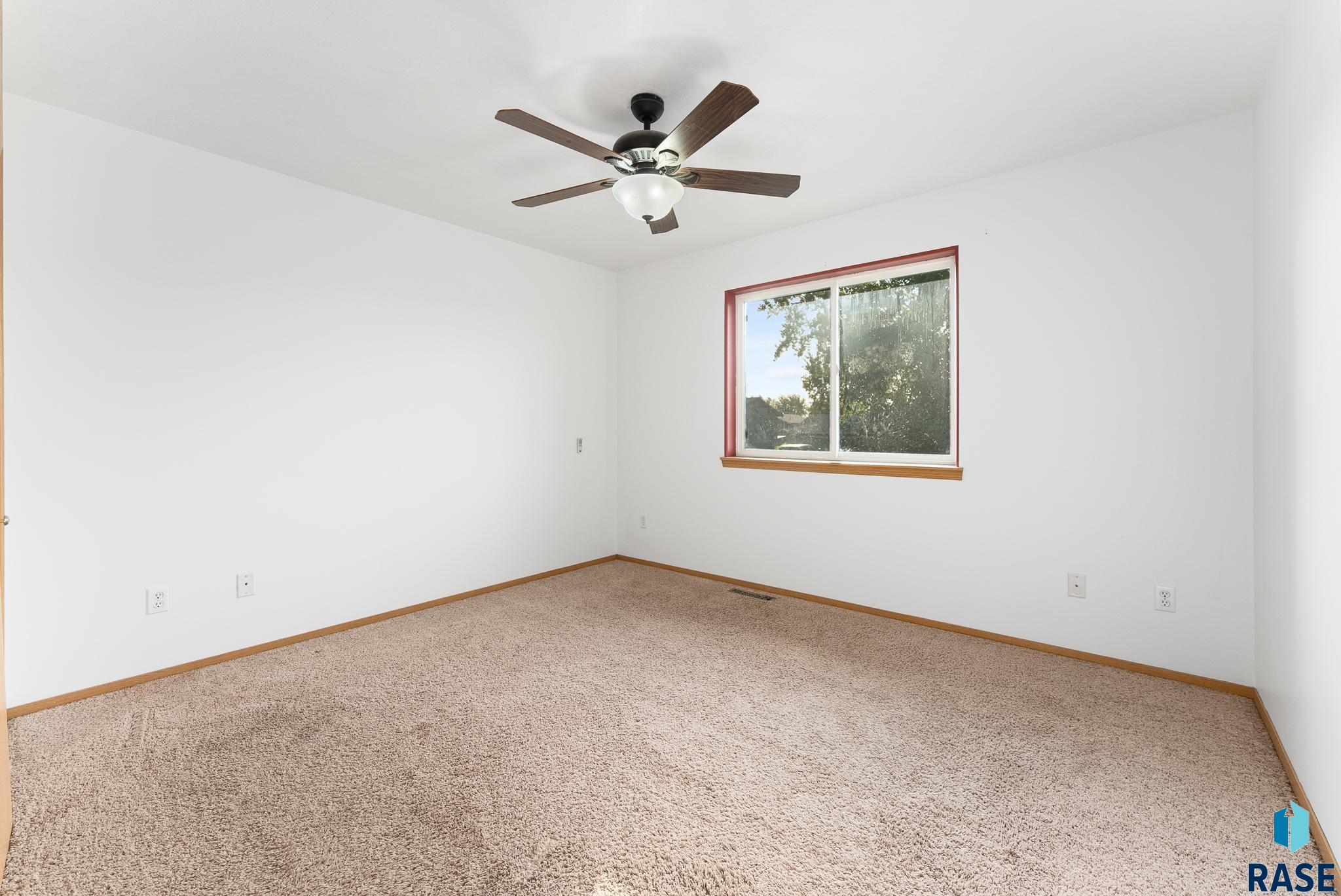 106 N Chris St Street, Worthing, South Dakota image 5