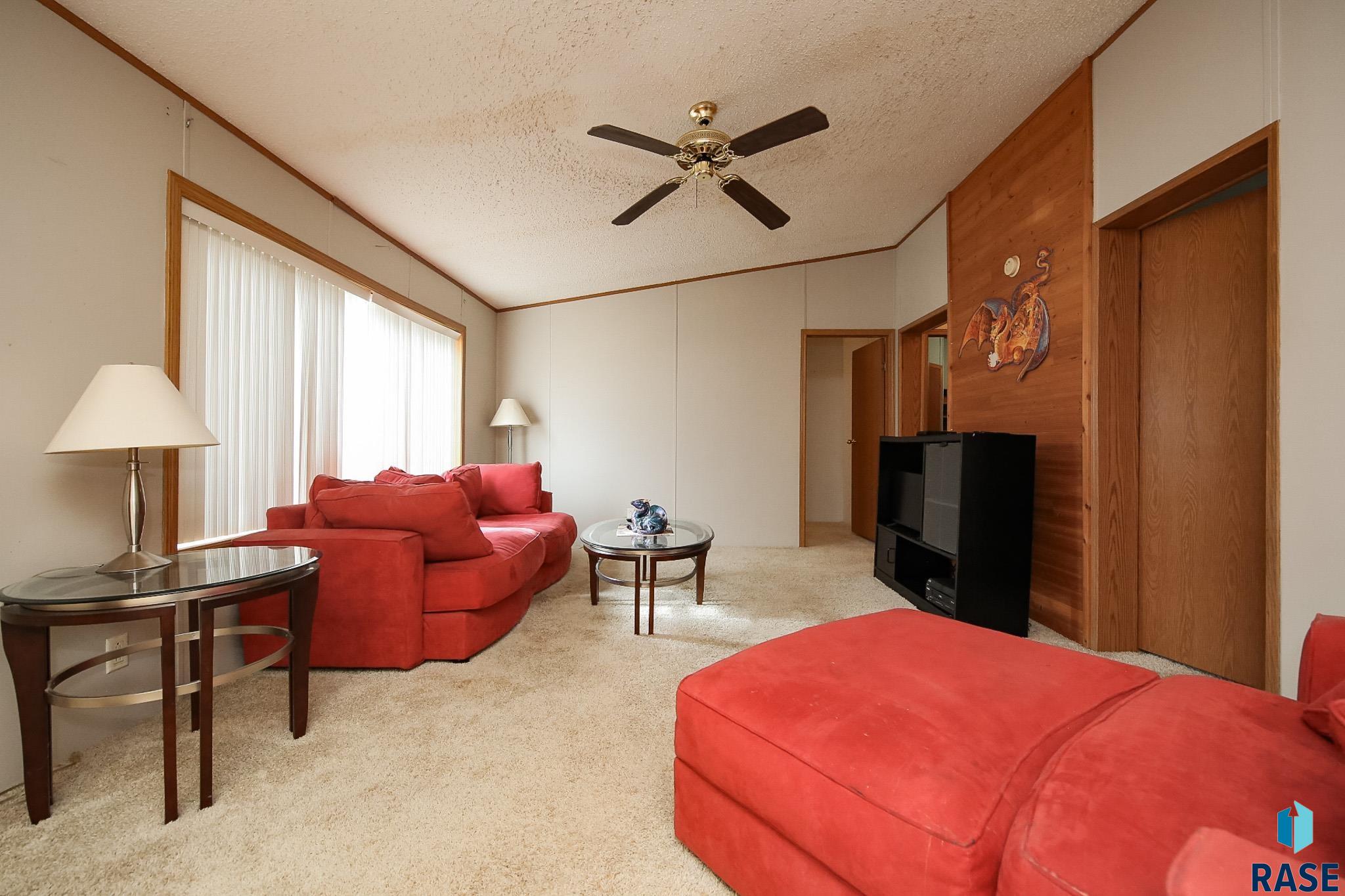 48175 Kim Cir Circle, Brandon, South Dakota image 9