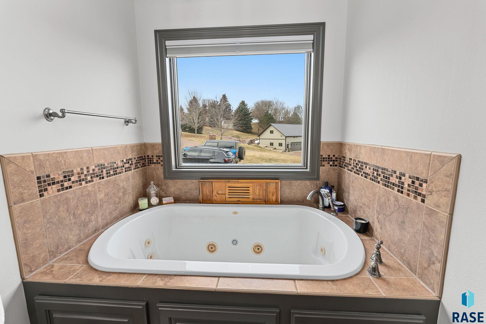9300 E 41st St Street, Sioux Falls, South Dakota image 44