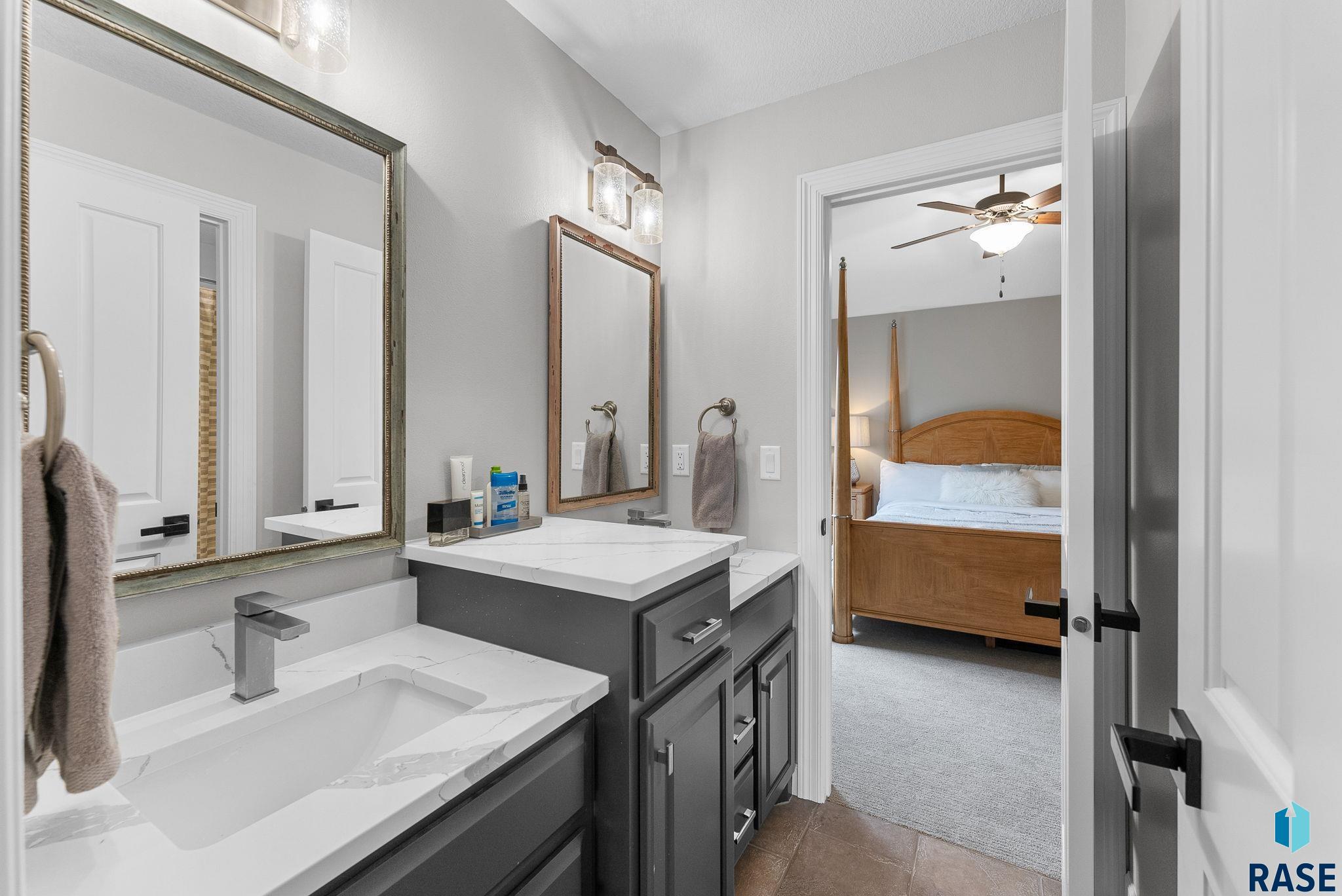 Sioux Falls, South Dakota 57110, United States, 6 Bedrooms Bedrooms, ,5 BathroomsBathrooms,Residential,Active,95199