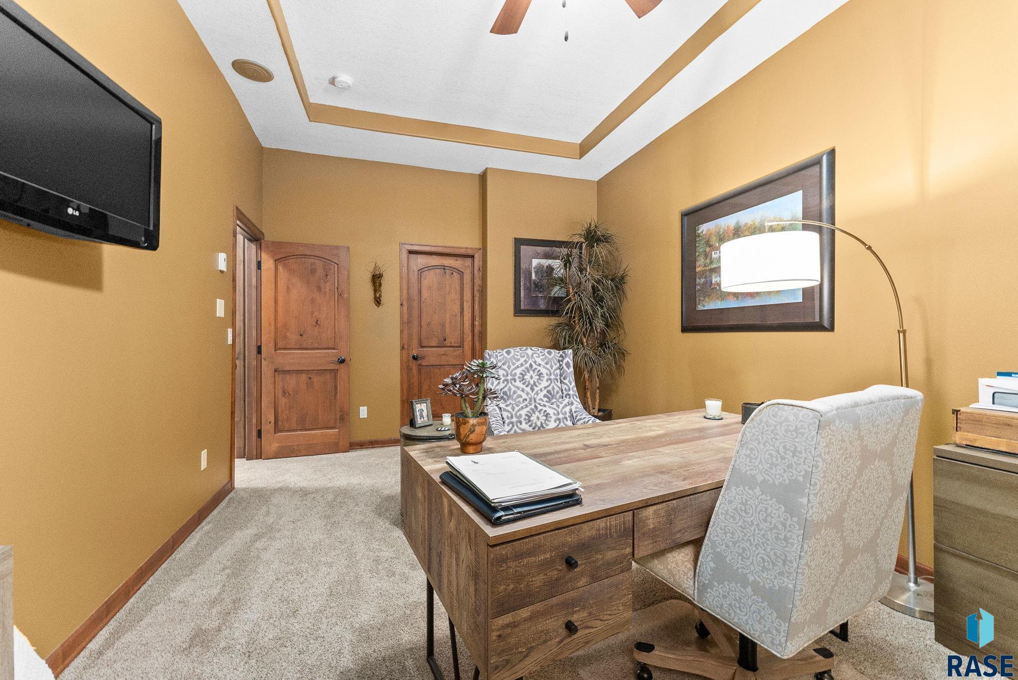 Sioux Falls, South Dakota 57110, United States, 6 Bedrooms Bedrooms, ,5 BathroomsBathrooms,Residential,Active,95199