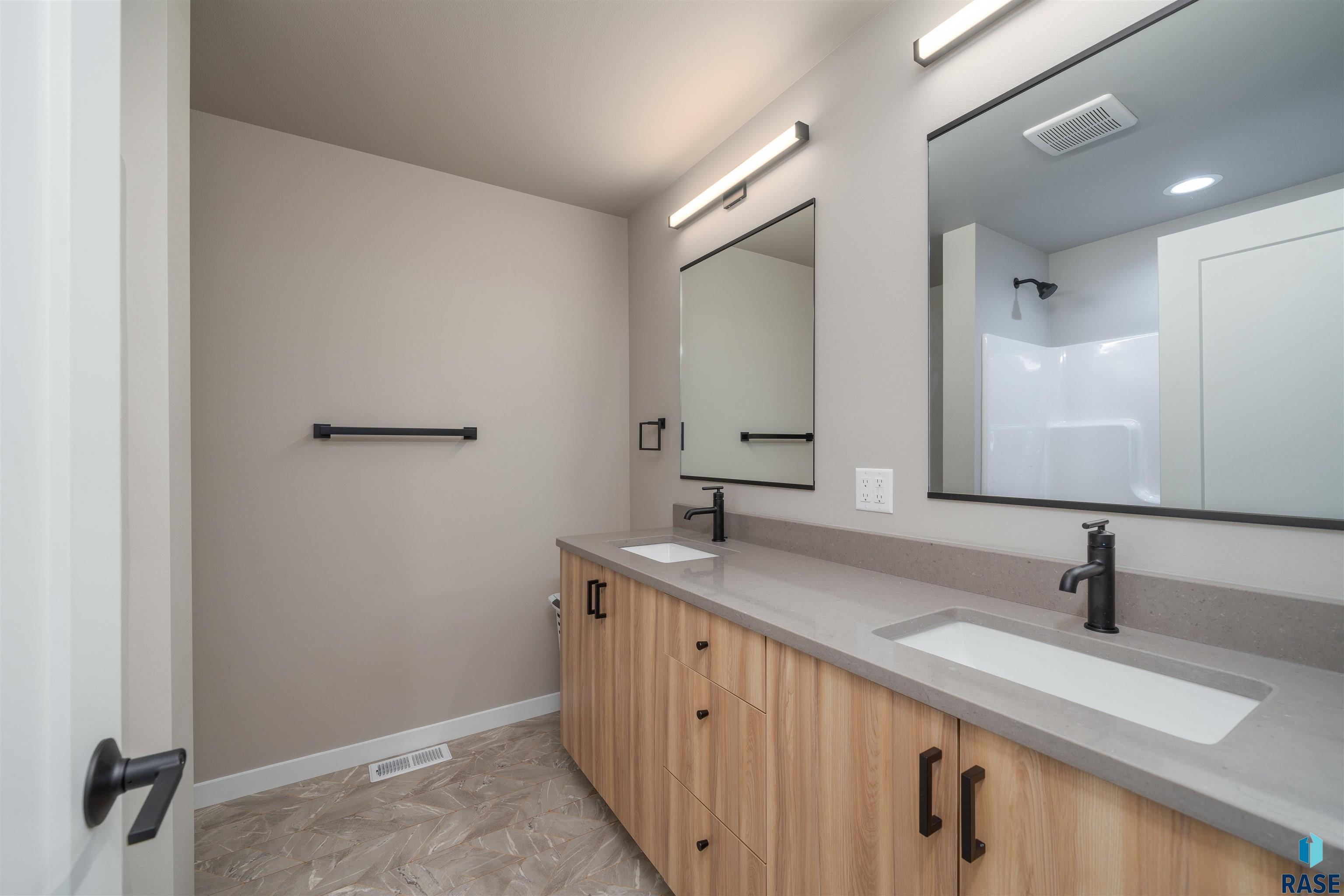 535 Bunyan Dr Drive, Harrisburg, South Dakota image 16