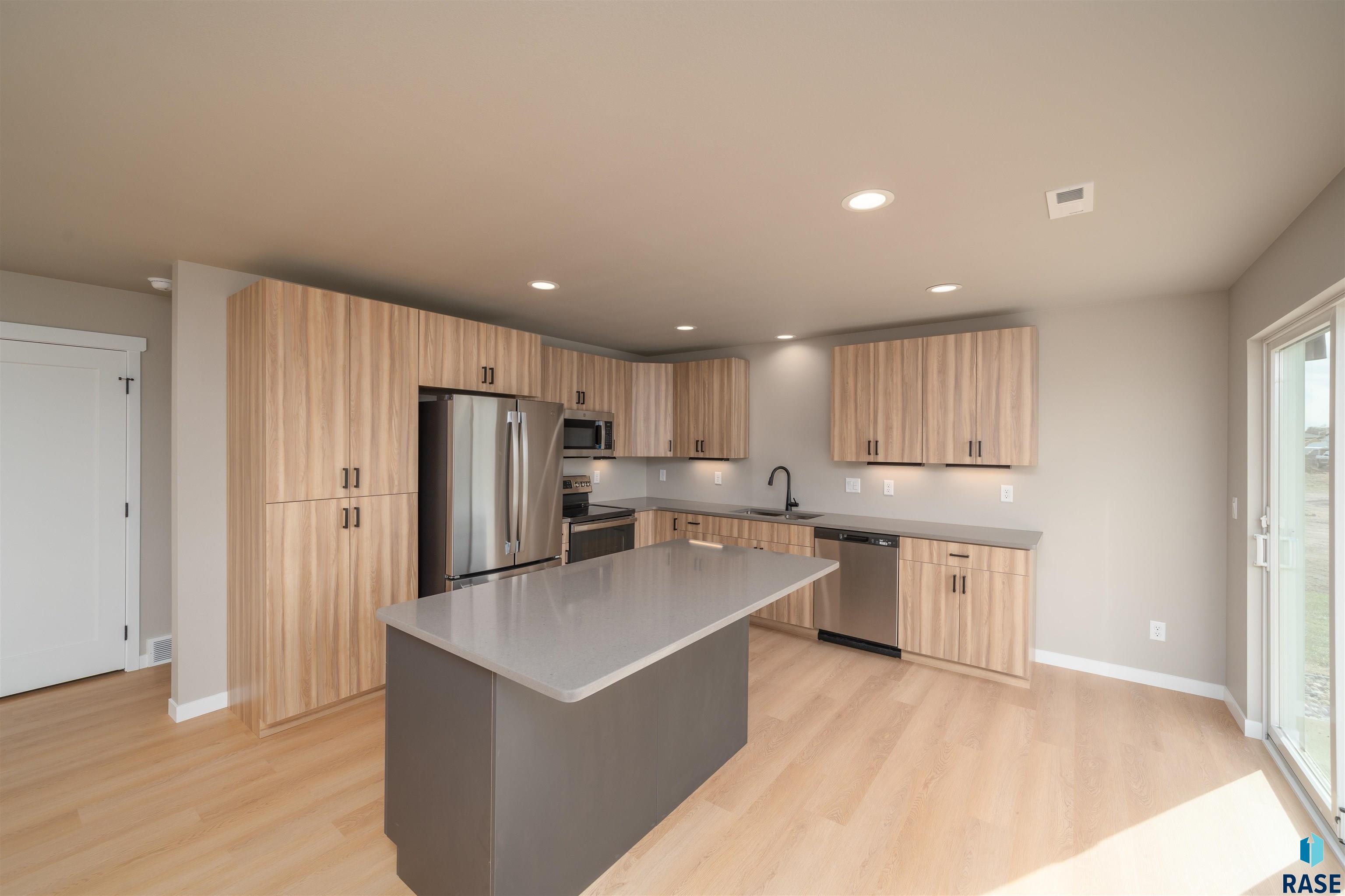 535 Bunyan Dr Drive, Harrisburg, South Dakota image 2