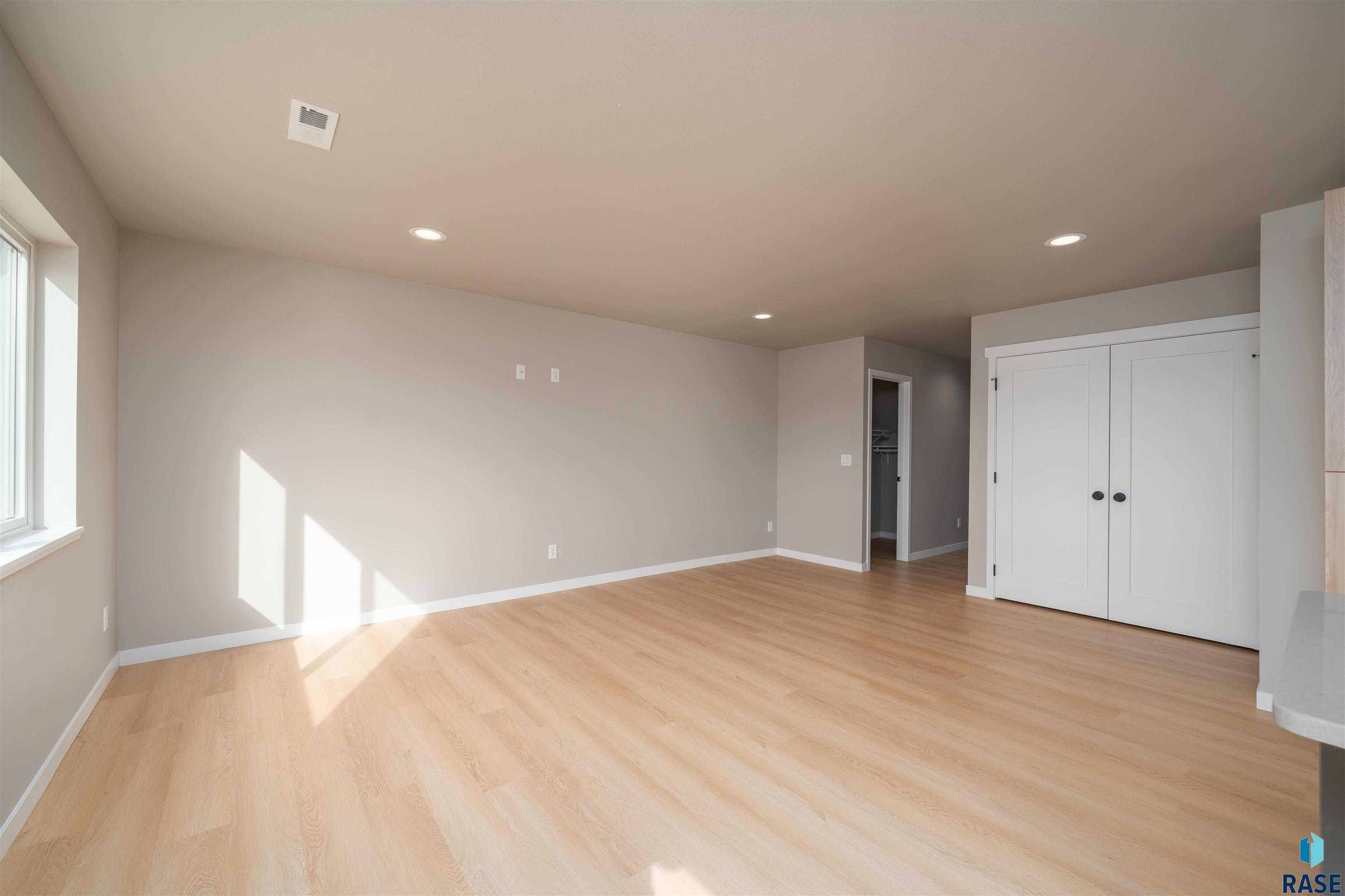 535 Bunyan Dr Drive, Harrisburg, South Dakota image 5