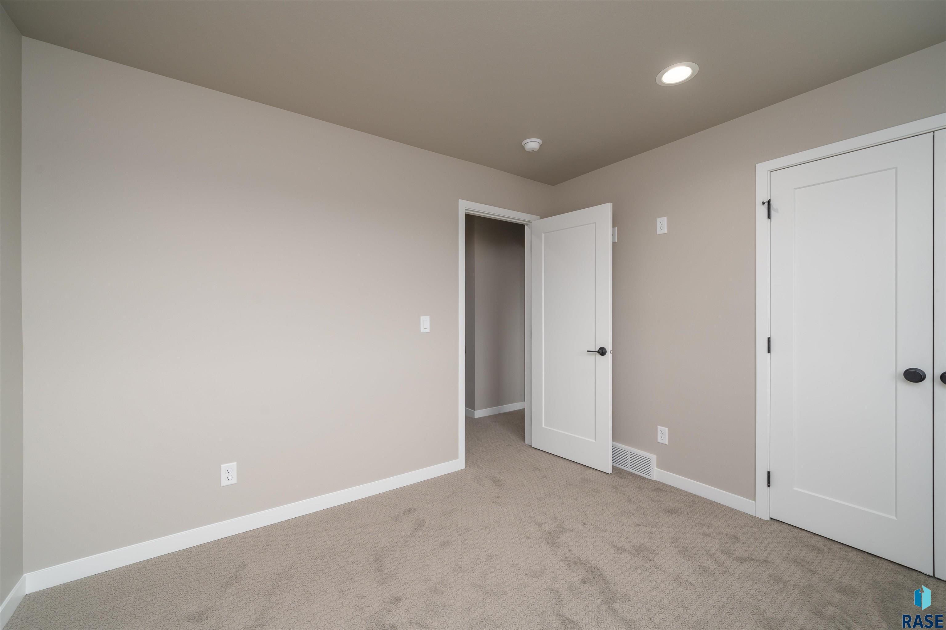 535 Bunyan Dr Drive, Harrisburg, South Dakota image 20