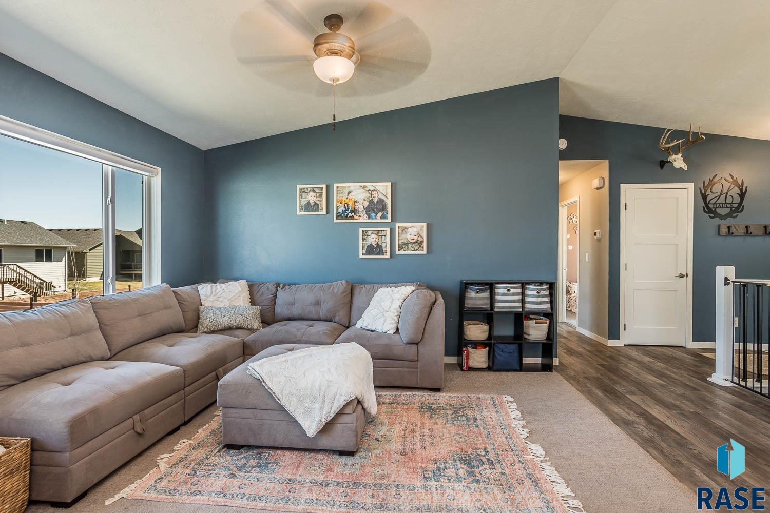 506 Legendary Dr Drive, Harrisburg, South Dakota image 6
