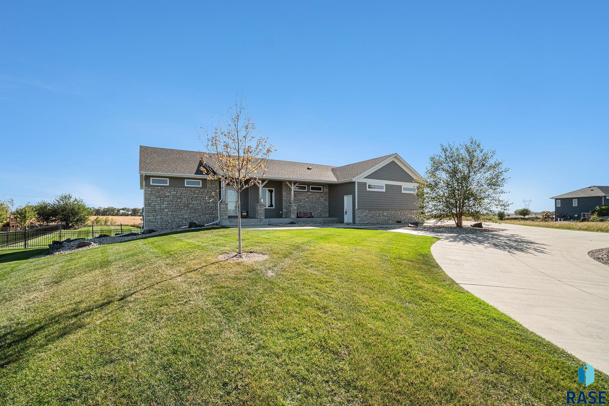 27235 Regal Ct Court, Sioux Falls, South Dakota image 4