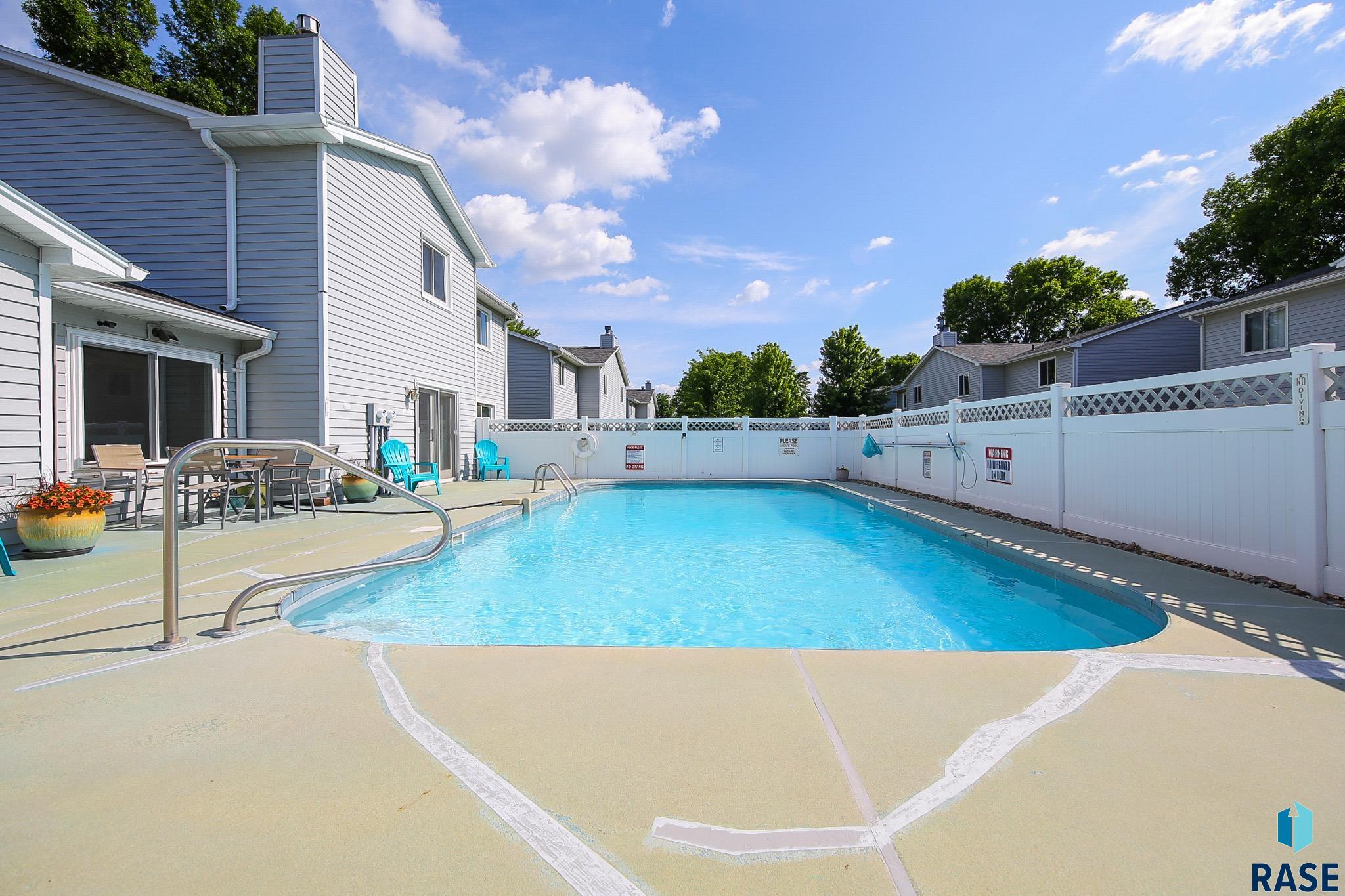 1204 S Newport Pl Place, Sioux Falls, New Jersey image 4