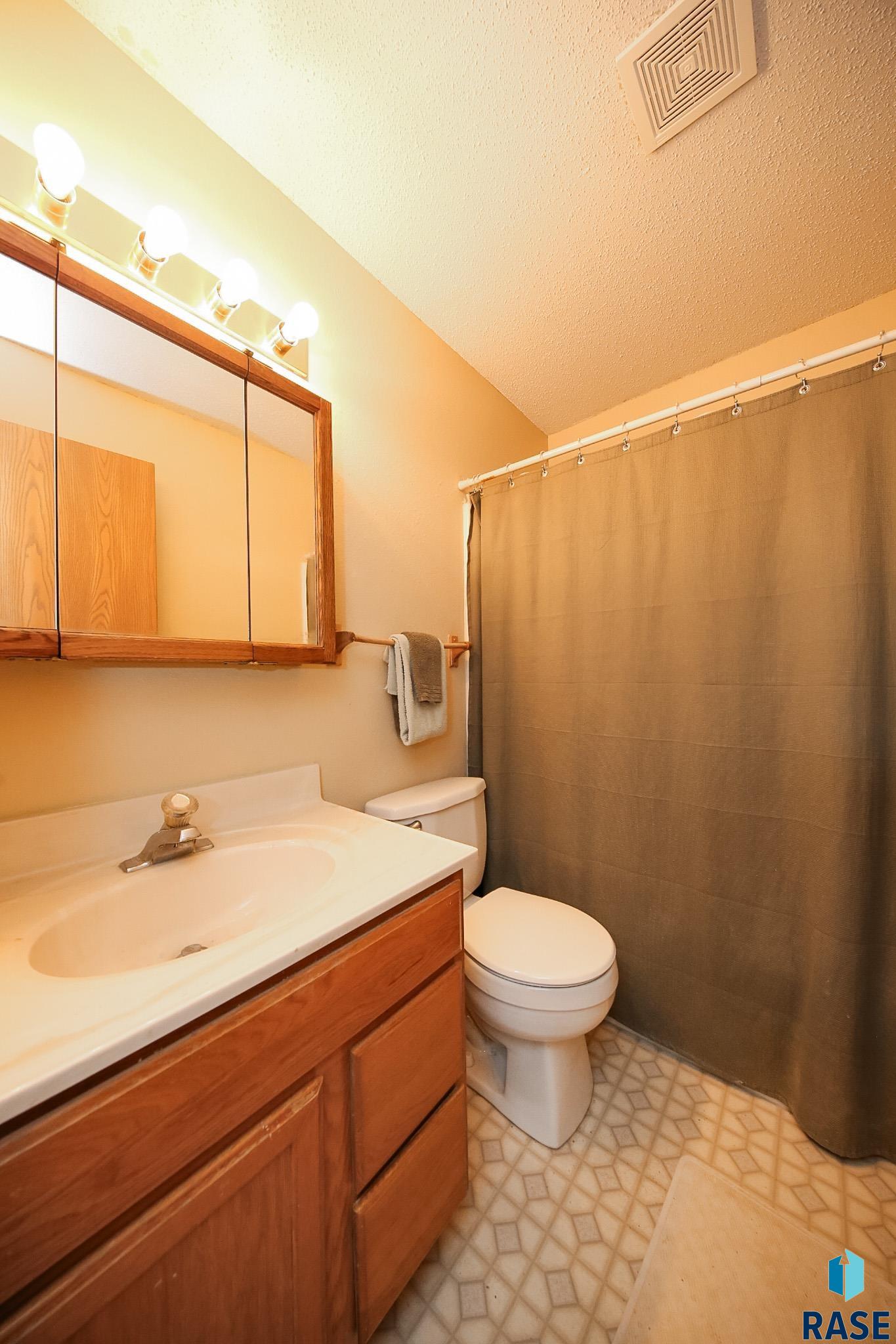 1204 S Newport Pl Place, Sioux Falls, New Jersey image 21