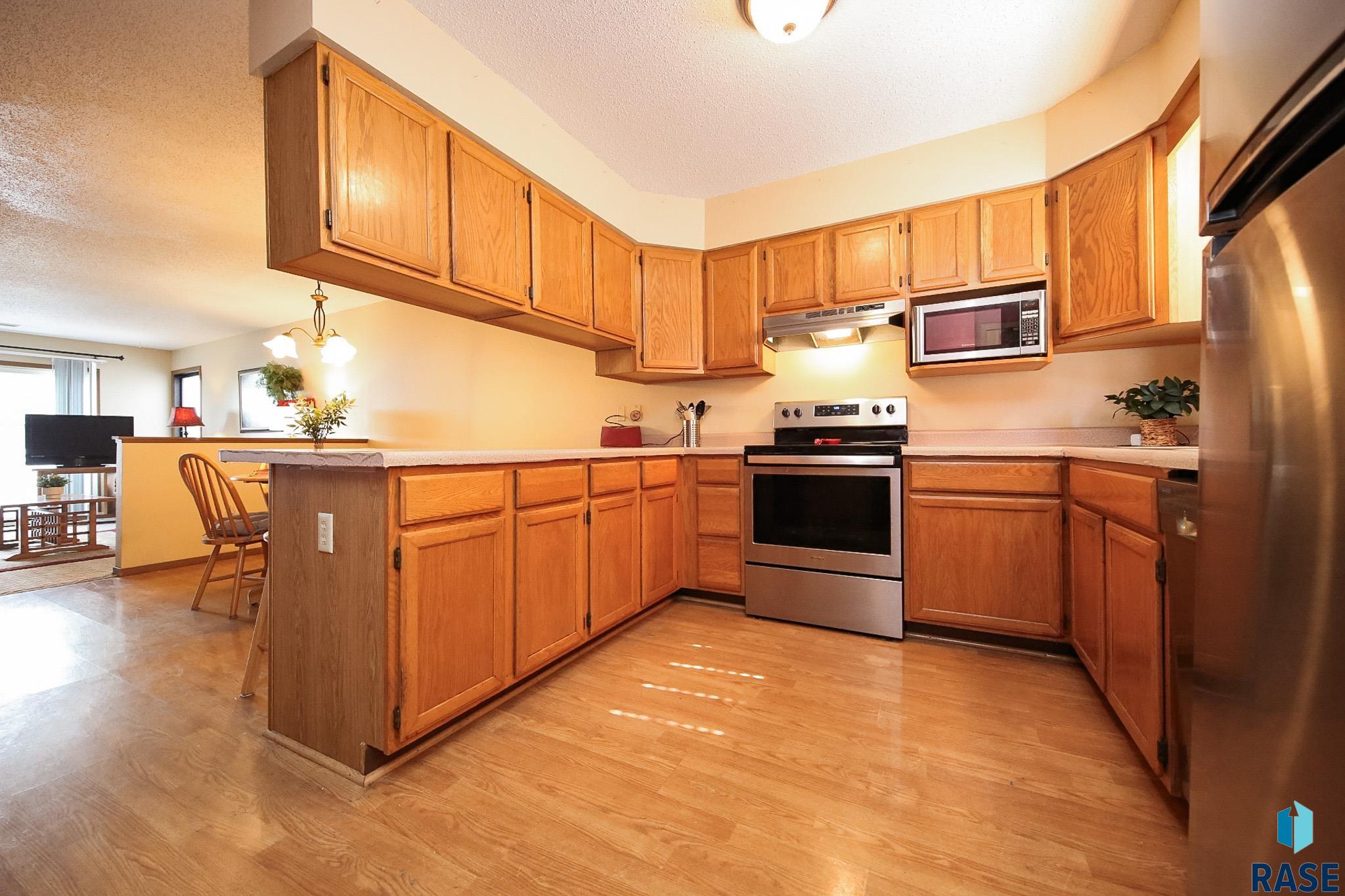 1204 S Newport Pl Place, Sioux Falls, New Jersey image 5