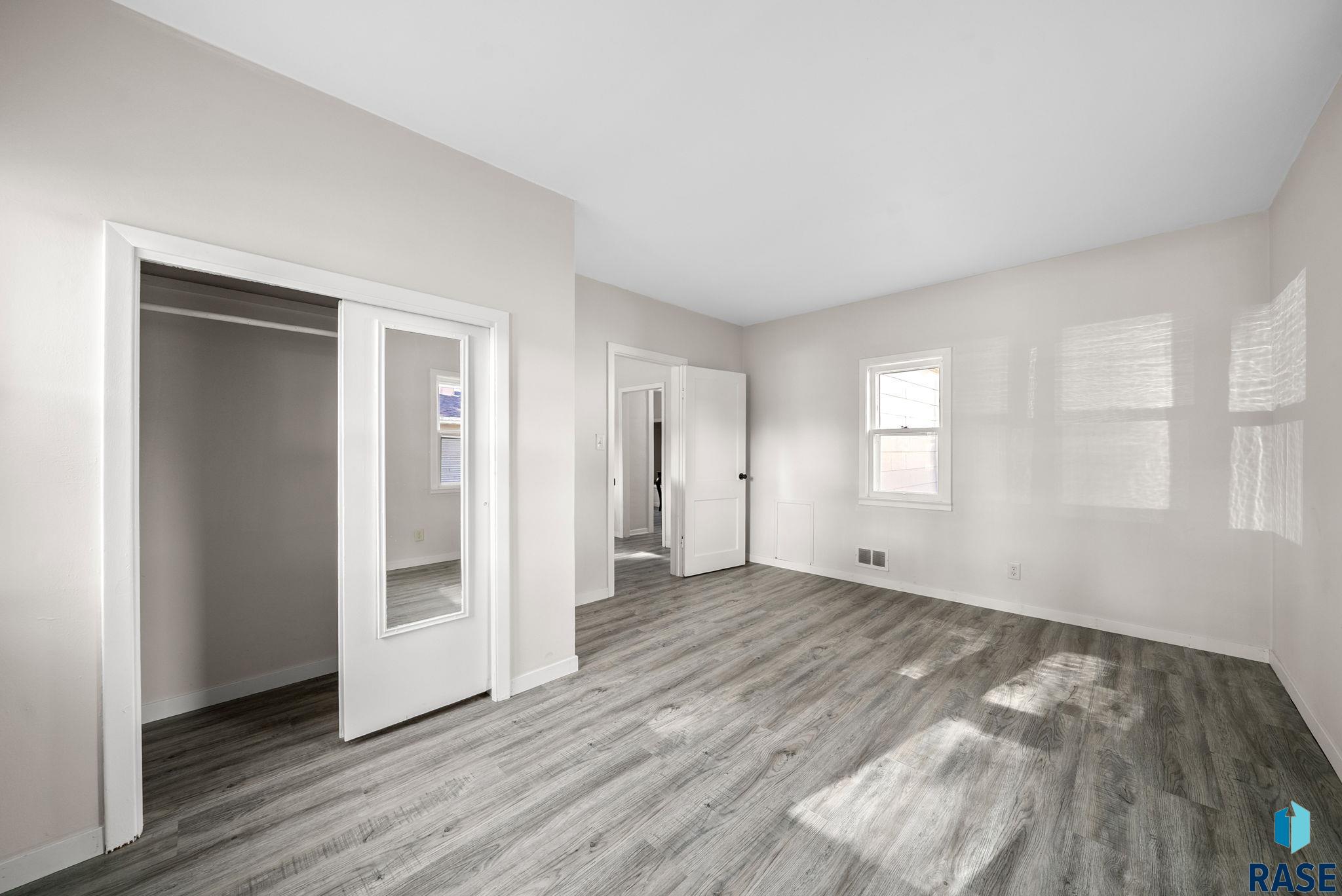 Sioux Falls, South Dakota 57104, United States, 2 Bedrooms Bedrooms, ,2 BathroomsBathrooms,Residential,Pending,203049