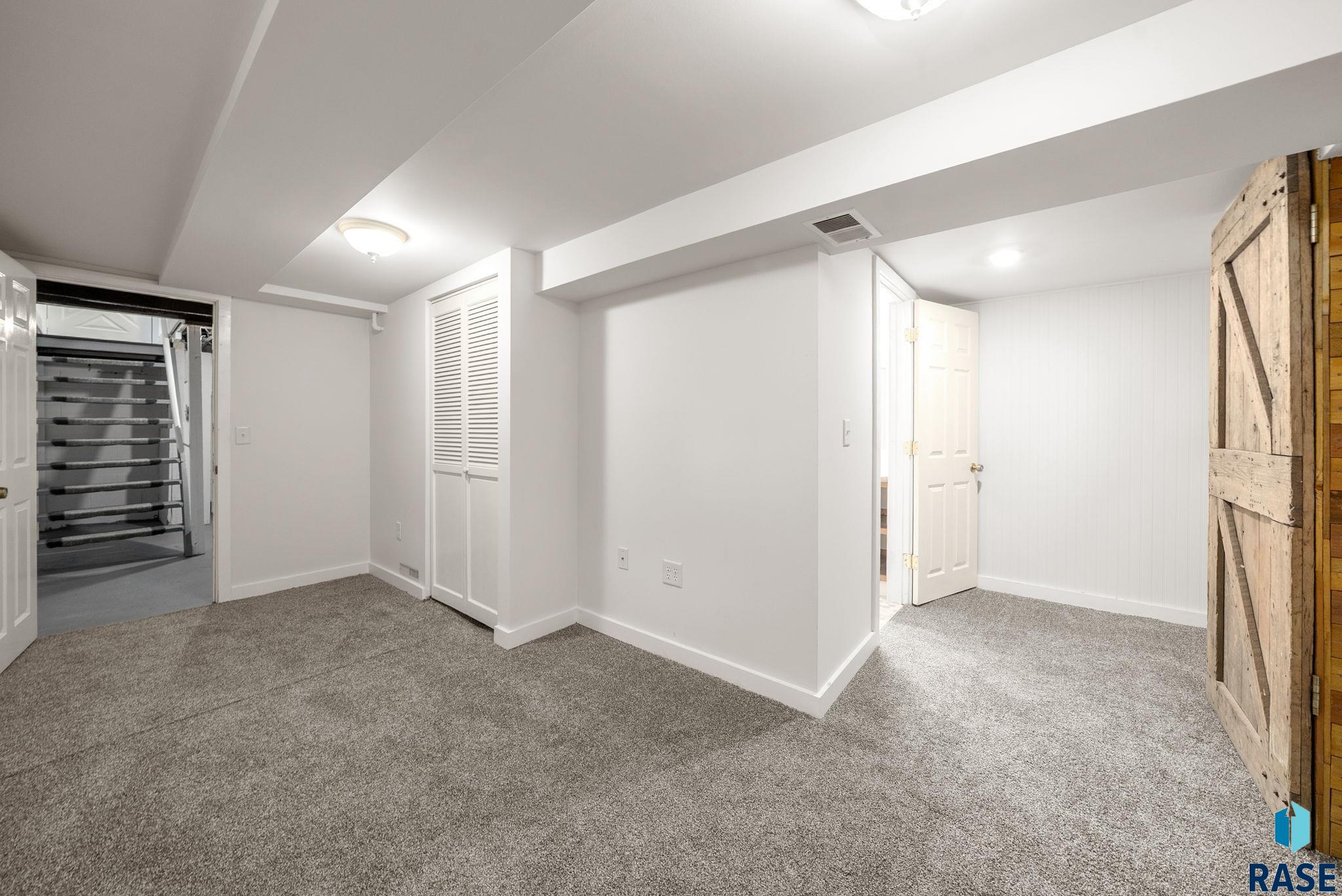 Sioux Falls, South Dakota 57104, United States, 2 Bedrooms Bedrooms, ,2 BathroomsBathrooms,Residential,Pending,203049