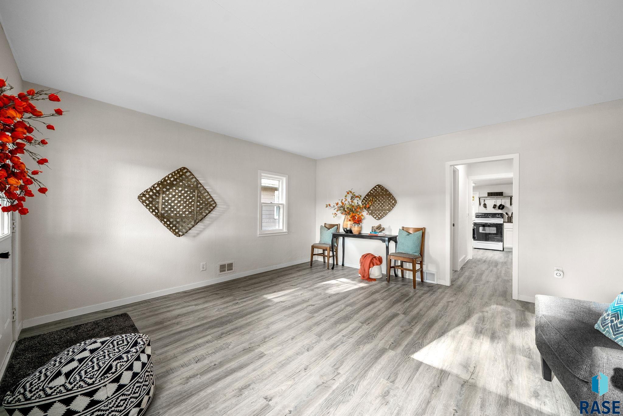 Sioux Falls, South Dakota 57104, United States, 2 Bedrooms Bedrooms, ,2 BathroomsBathrooms,Residential,Pending,203049