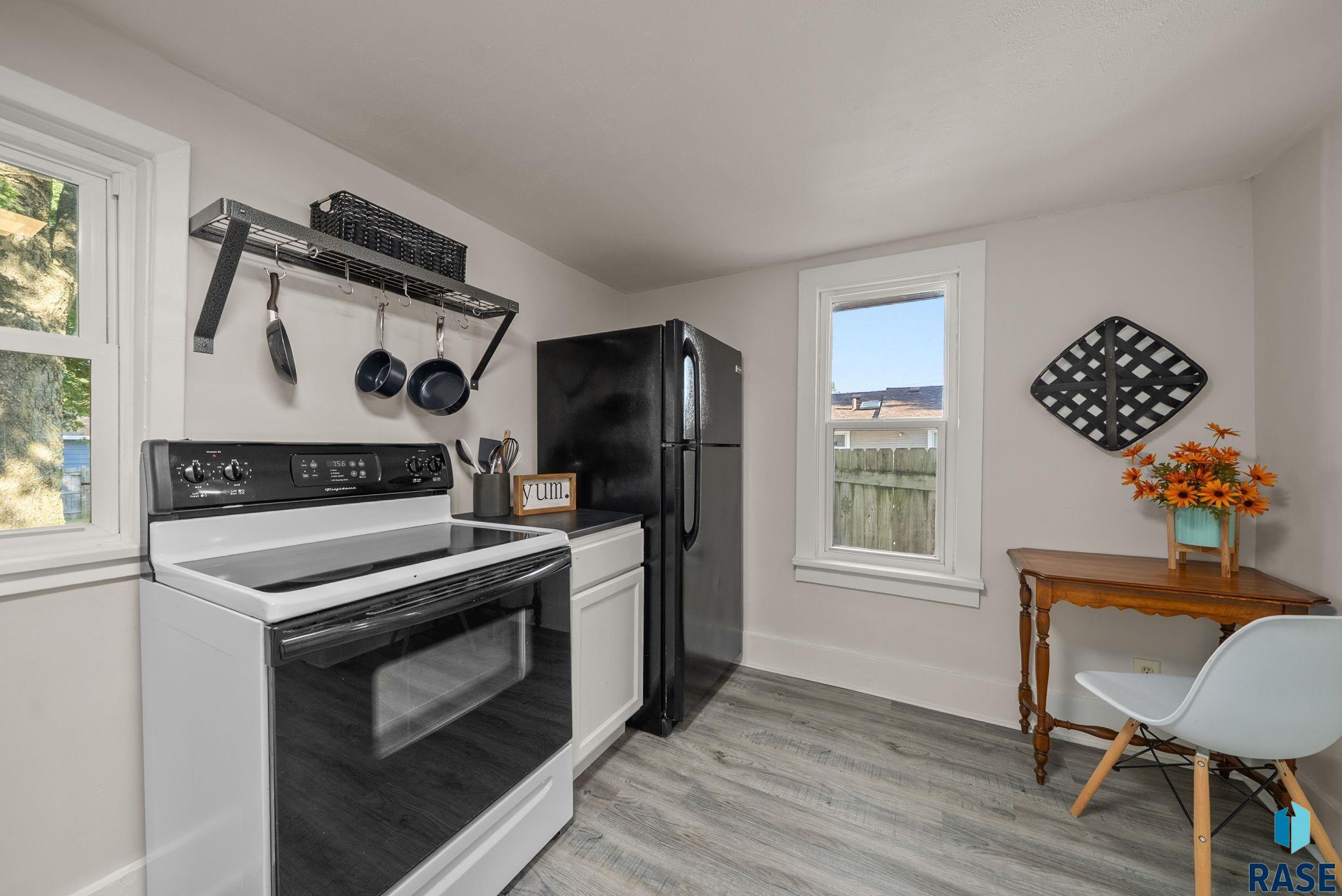 Sioux Falls, South Dakota 57104, United States, 2 Bedrooms Bedrooms, ,2 BathroomsBathrooms,Residential,Pending,203049