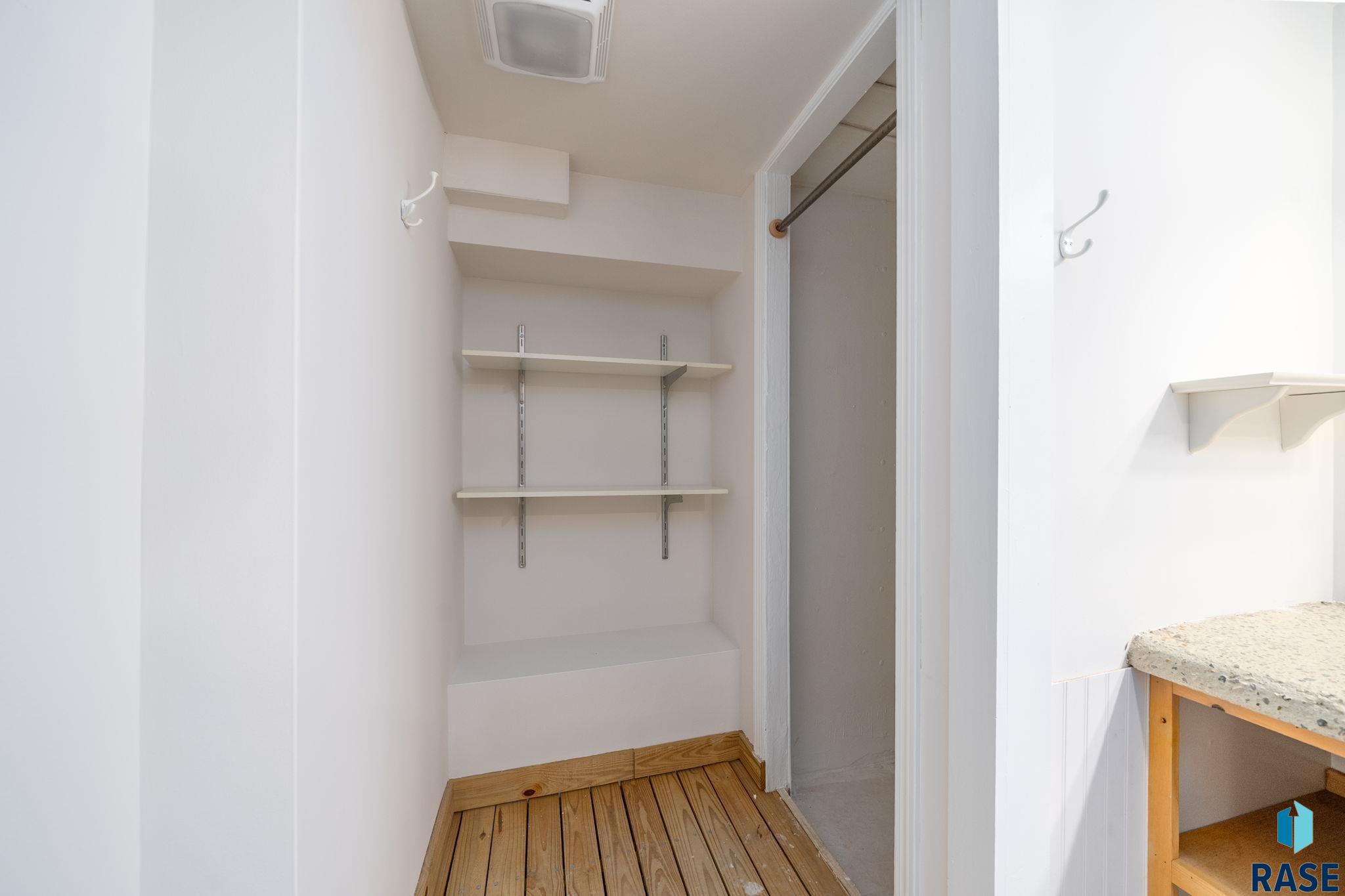 Sioux Falls, South Dakota 57104, United States, 2 Bedrooms Bedrooms, ,2 BathroomsBathrooms,Residential,Pending,203049