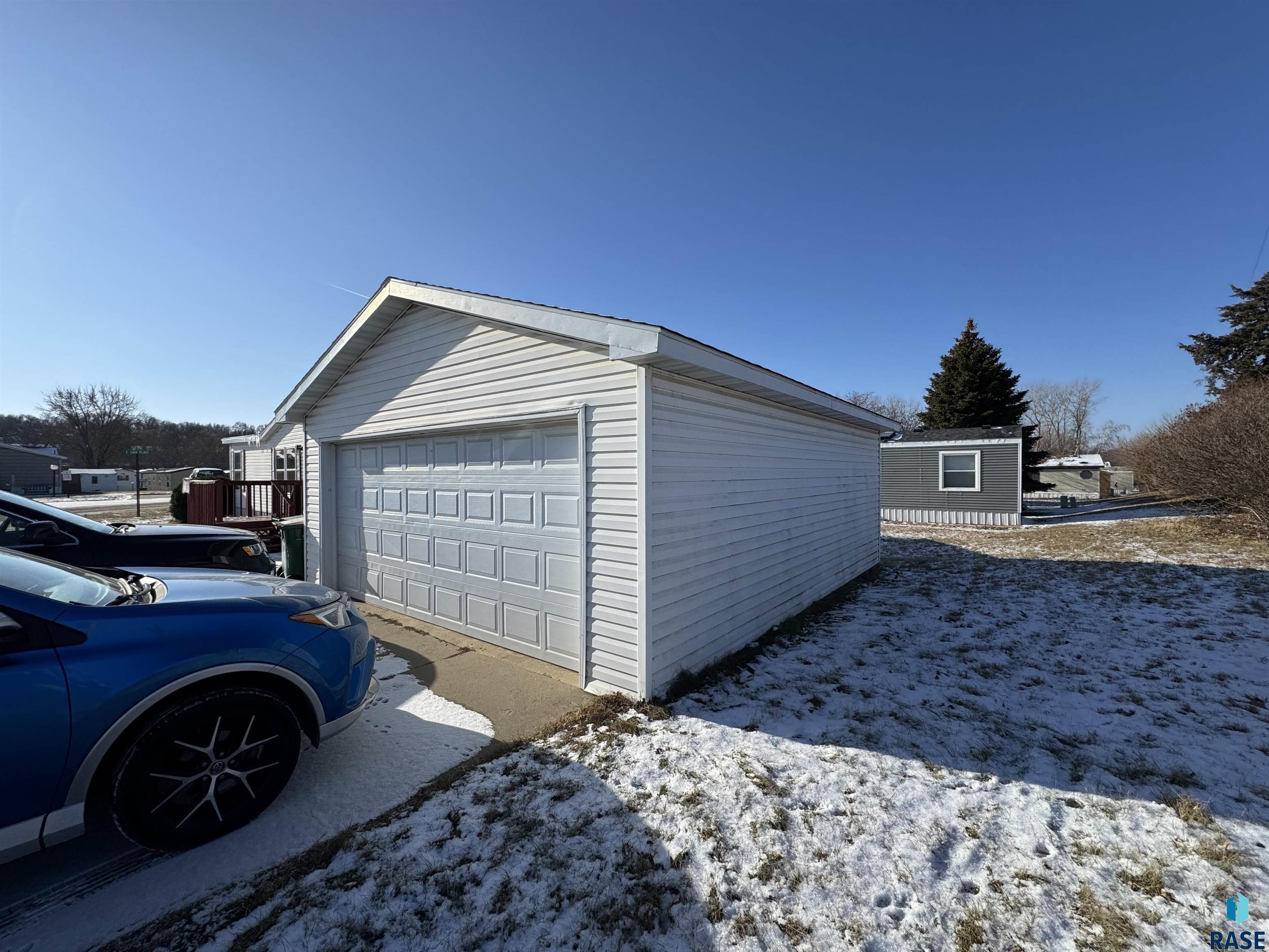 1301 N Wayland Pl Place, Sioux Falls, South Dakota image 2