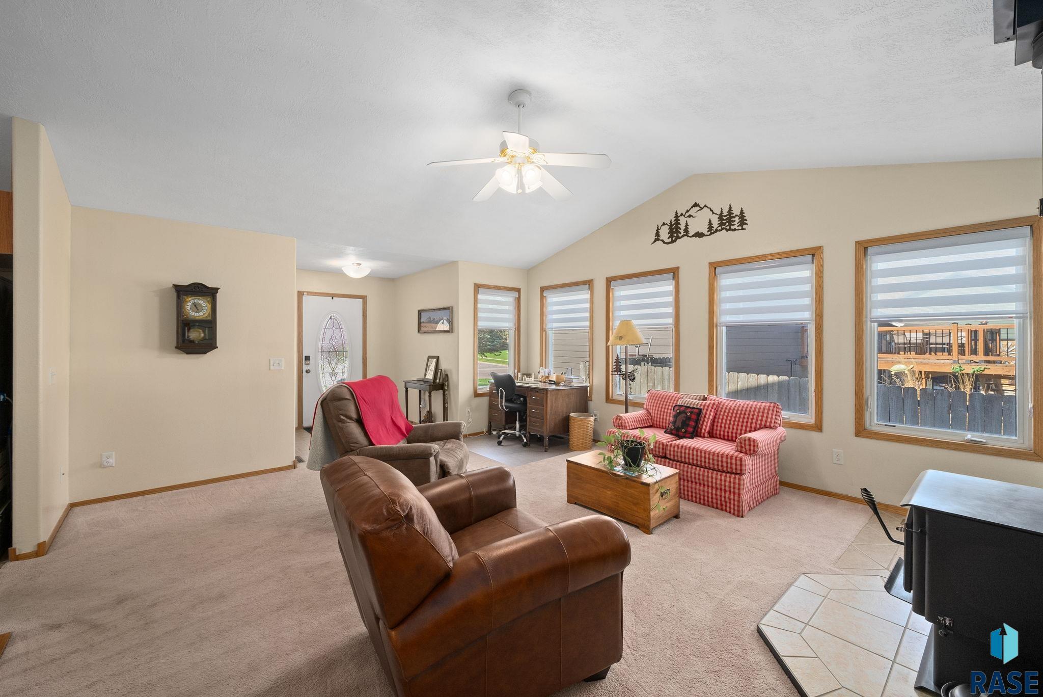 1012 E Magnolia Dr Drive, Brandon, New Jersey image 4