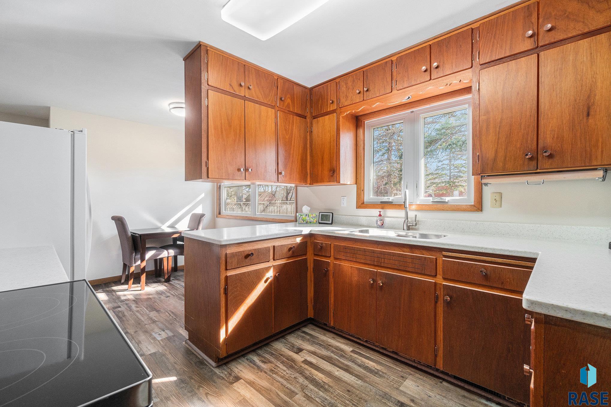 928 N Summit Ave Avenue, Madison, South Dakota image 10