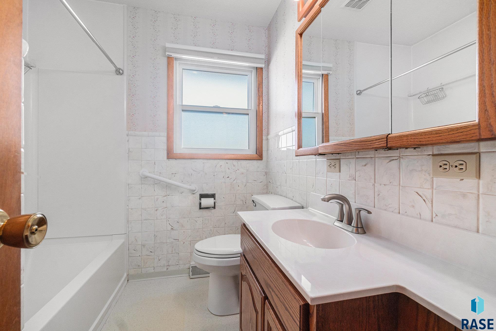 928 N Summit Ave Avenue, Madison, South Dakota image 16