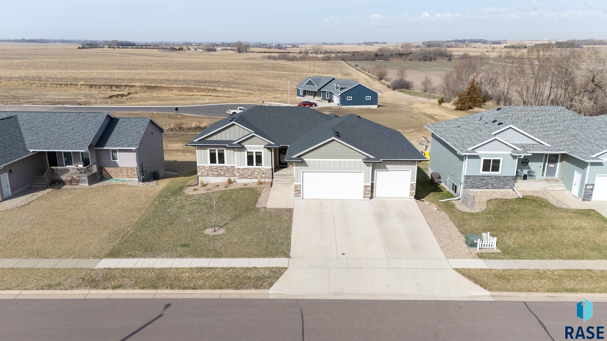 129 Lynx St Street, Valley Springs, South Dakota image 2