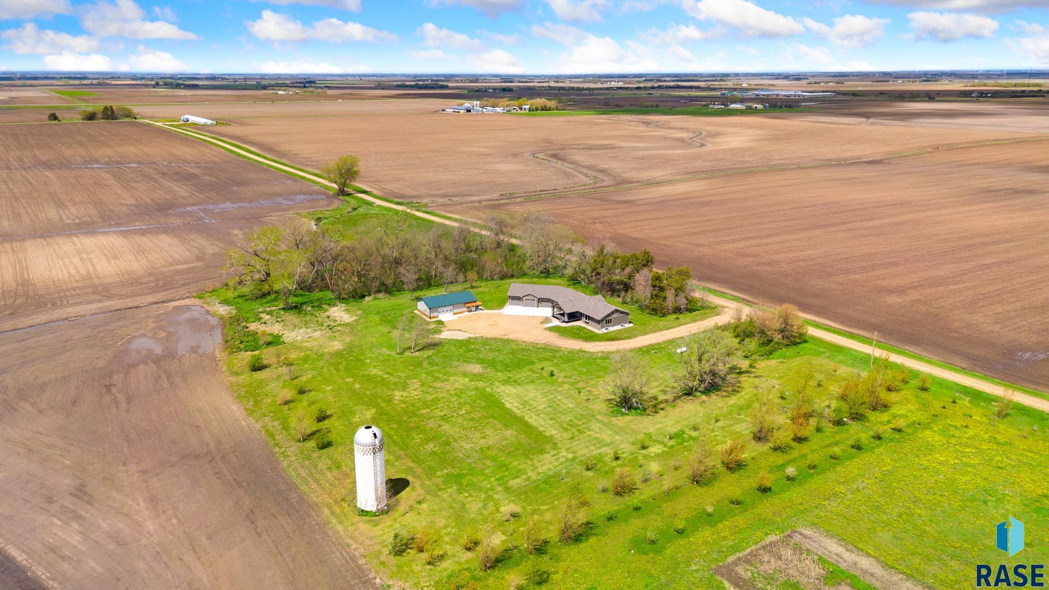 47163 289th St Street, Beresford, South Dakota image 1