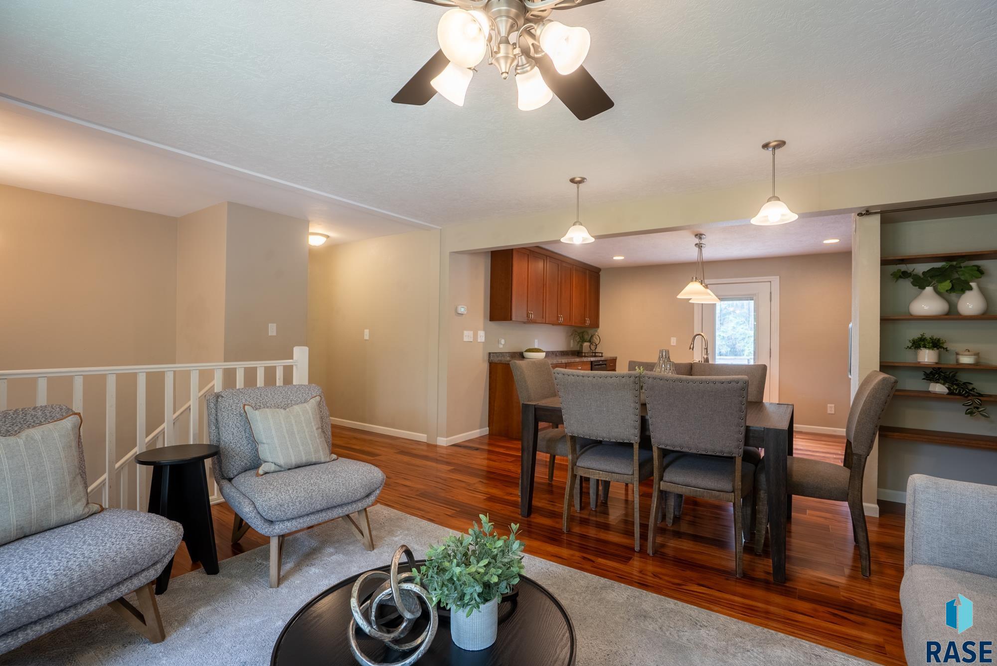 Sioux Falls, South Dakota 57105, United States, 4 Bedrooms Bedrooms, ,2 BathroomsBathrooms,Residential,Pending,184016