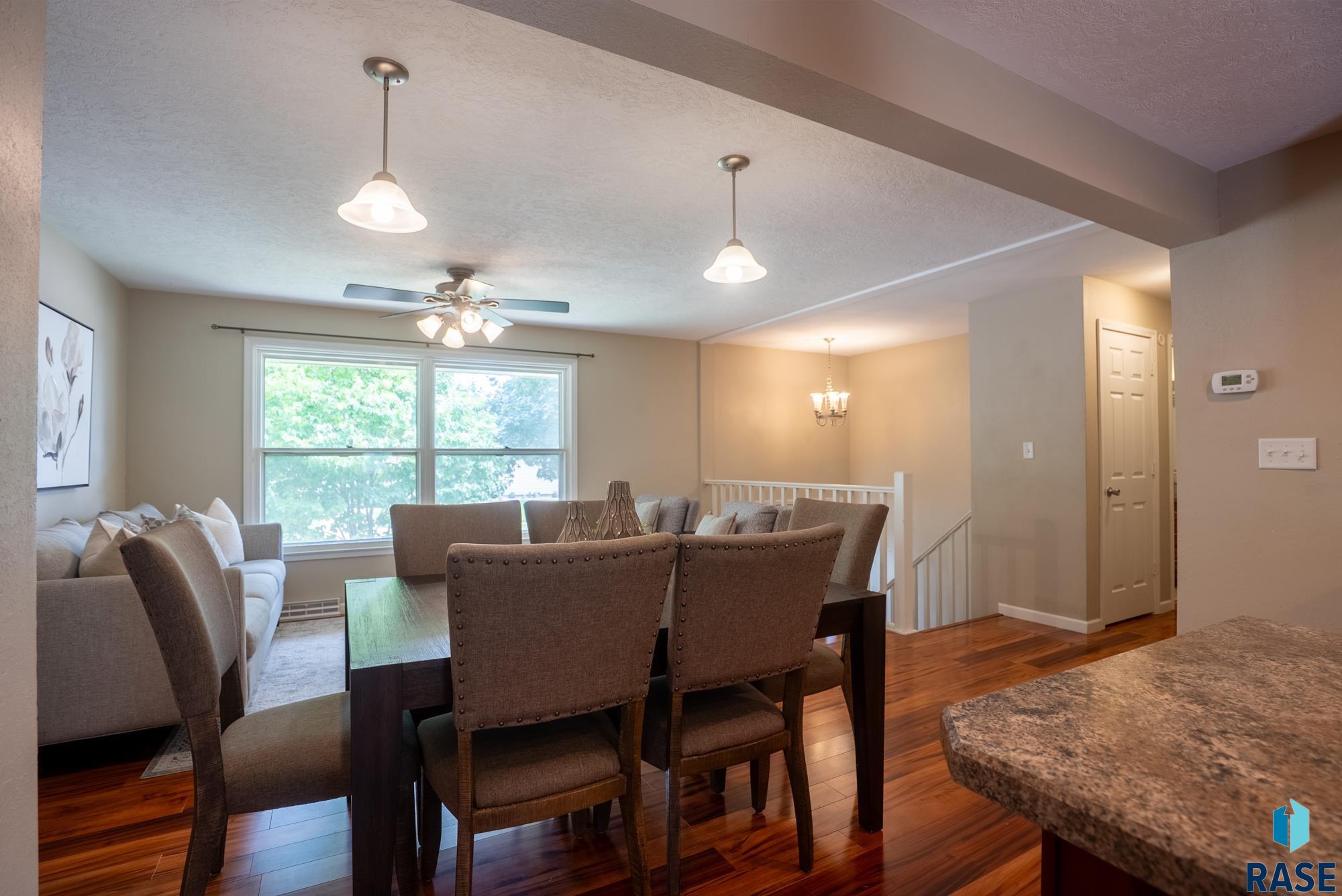 Sioux Falls, South Dakota 57105, United States, 4 Bedrooms Bedrooms, ,2 BathroomsBathrooms,Residential,Pending,184016