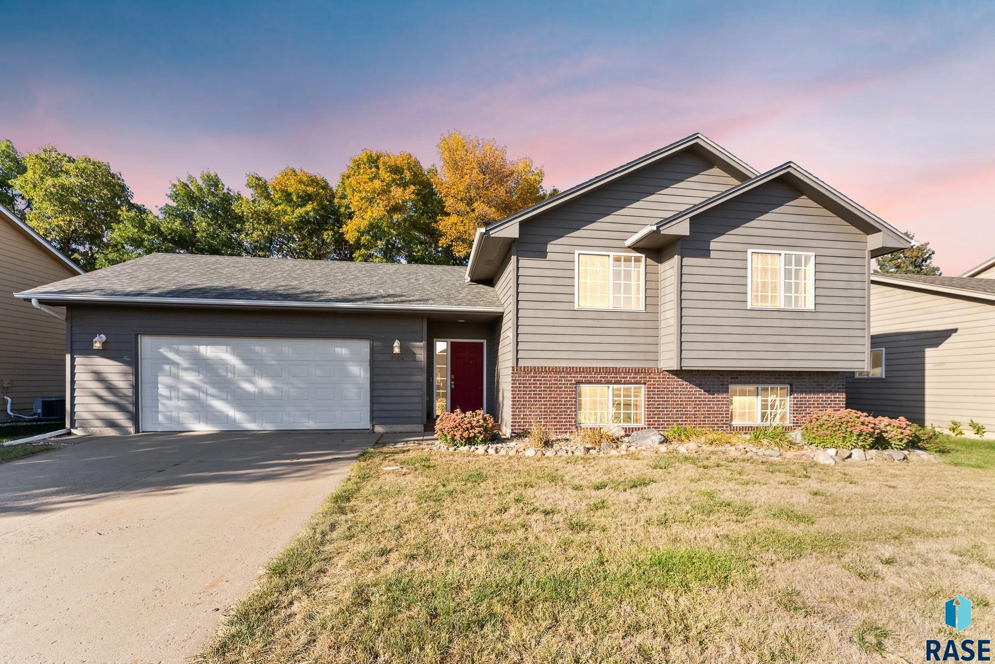 7504 W 66th St Street, Sioux Falls, South Dakota image 1