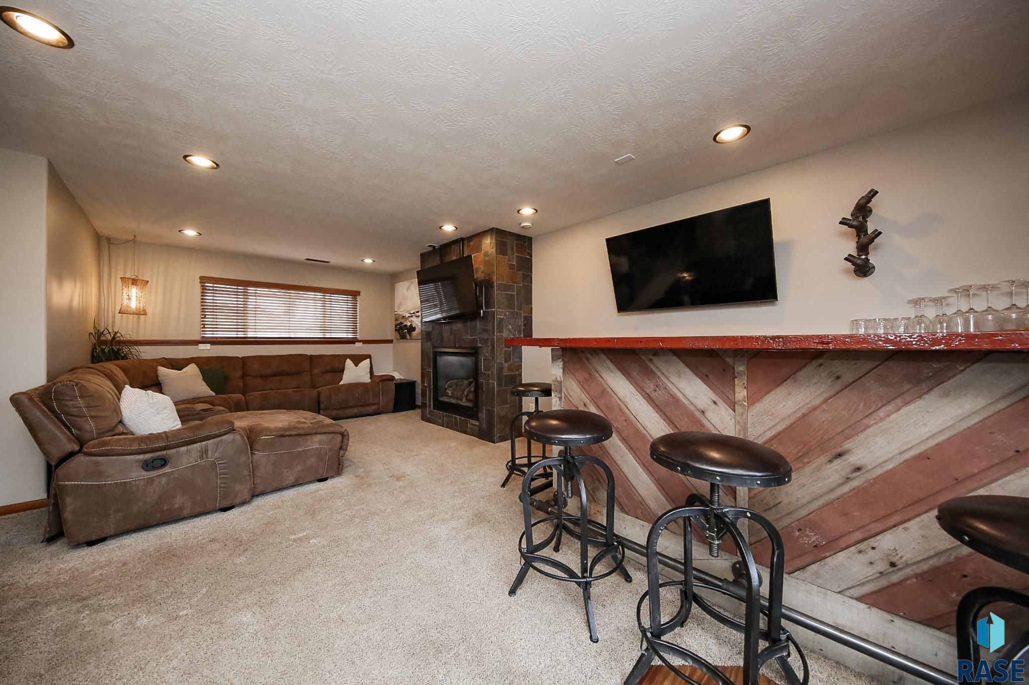 Harrisburg, South Dakota 57032, United States, 4 Bedrooms Bedrooms, ,3 BathroomsBathrooms,Residential,Active,157456