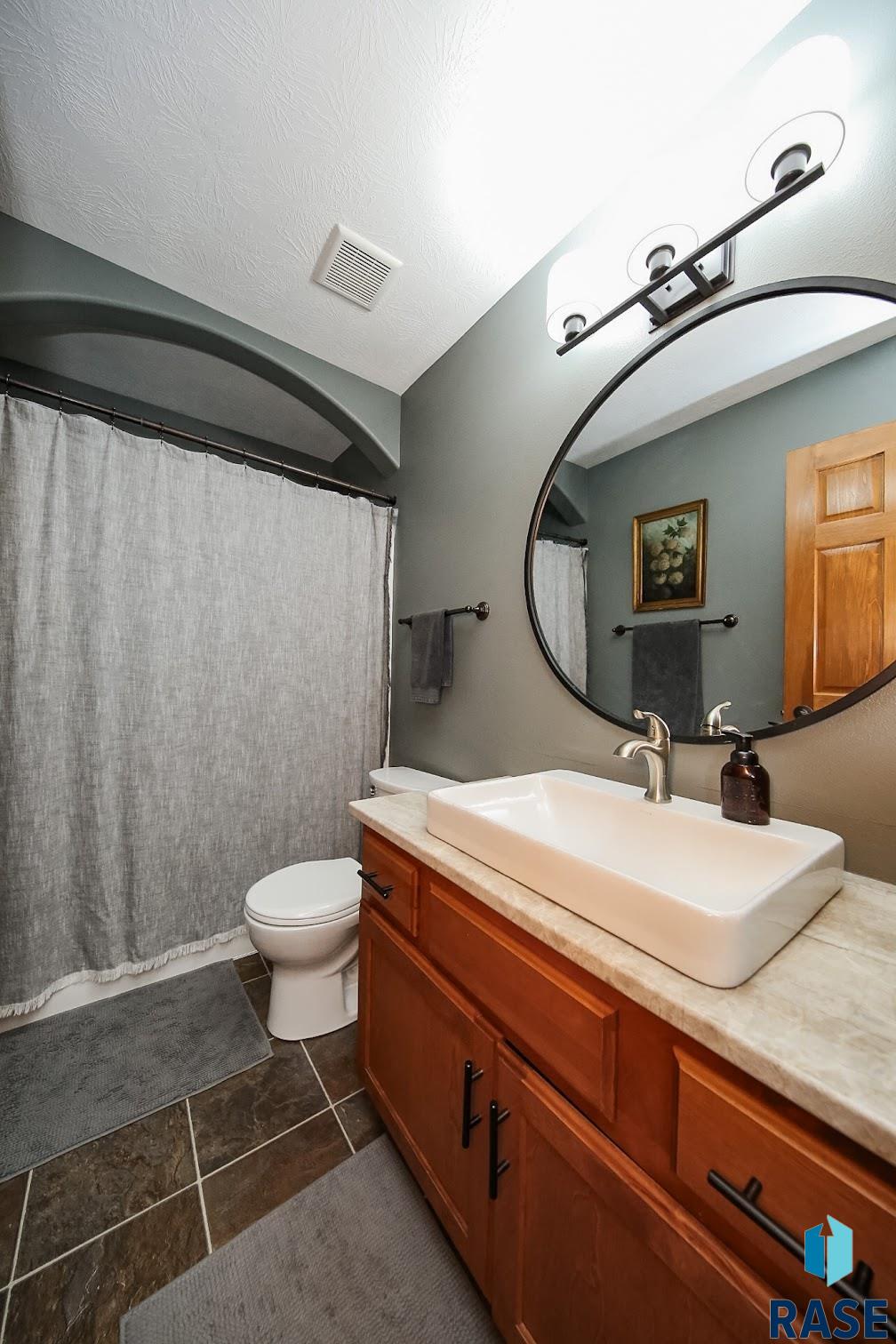 Harrisburg, South Dakota 57032, United States, 4 Bedrooms Bedrooms, ,3 BathroomsBathrooms,Residential,Active,157456