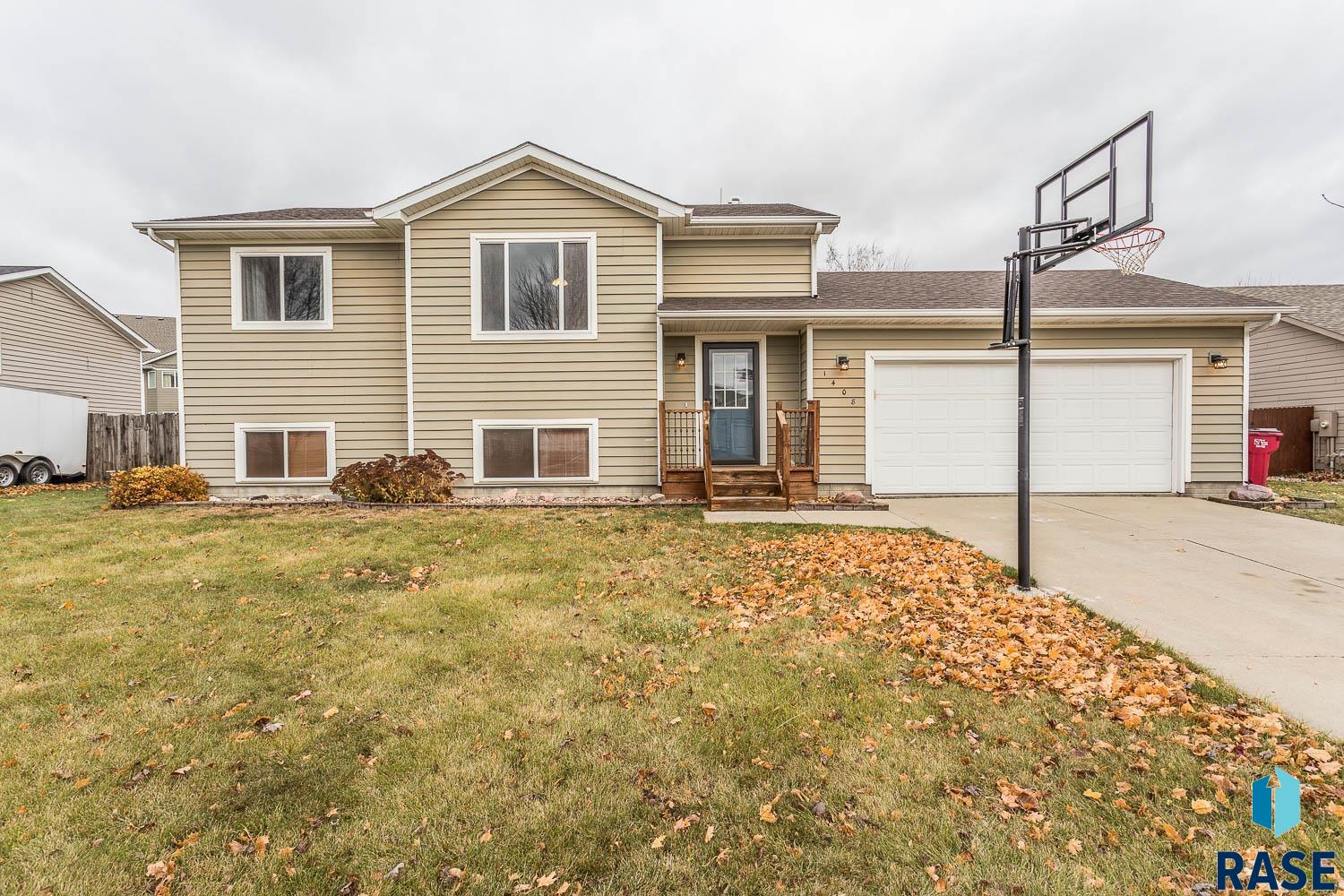 1408 W Meadowbrook Trl Trail, Brandon, South Dakota image 1