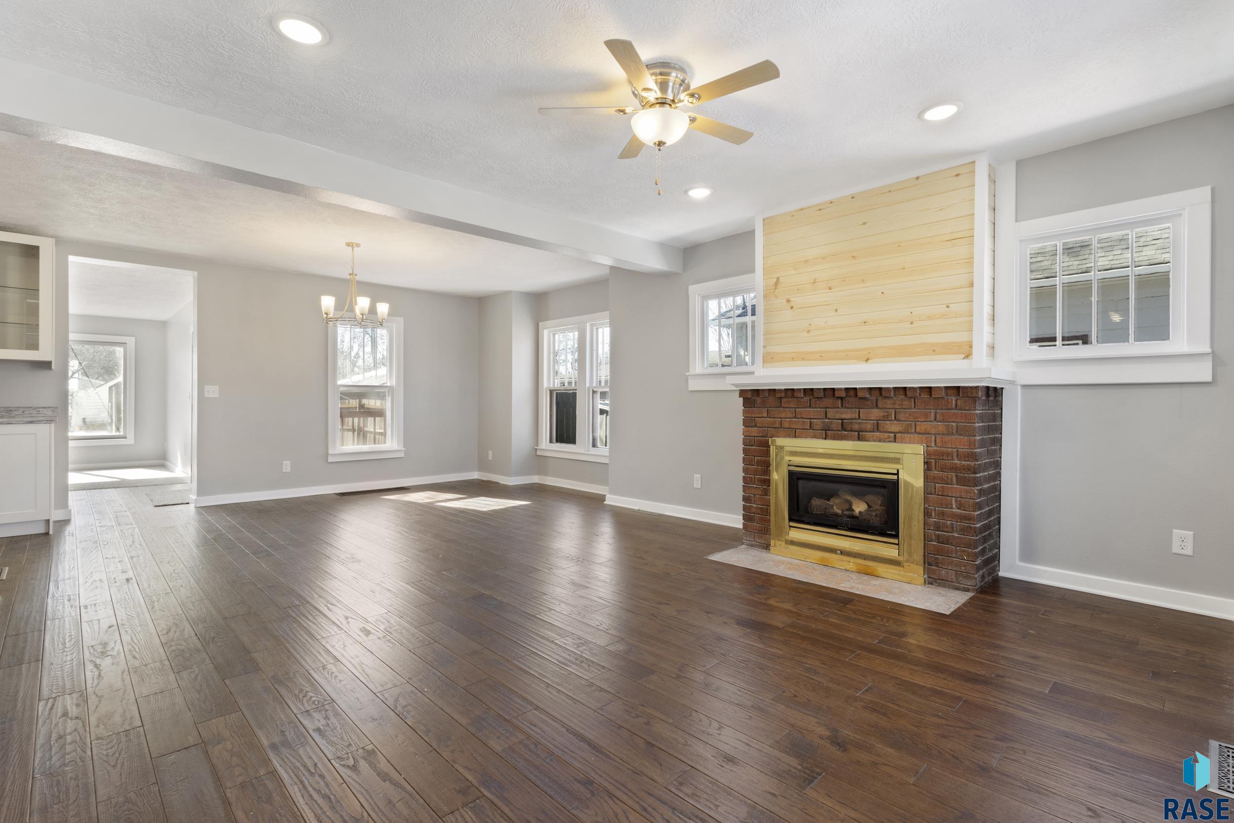 211 W 11th Ave Avenue, Mitchell, South Dakota image 2