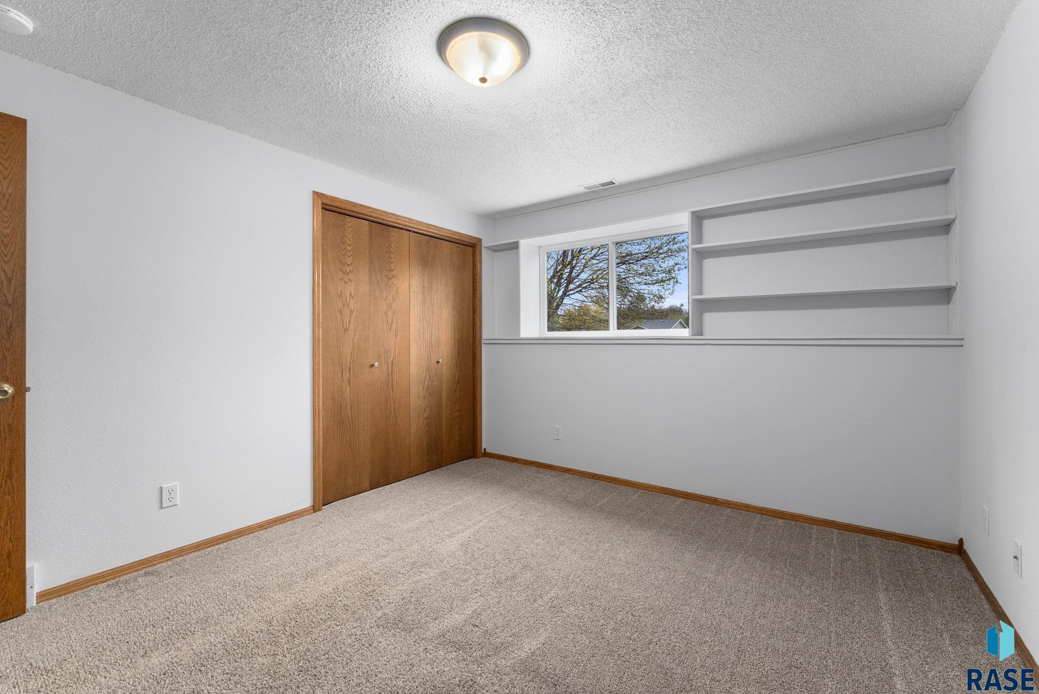 204 E 9th St Street, Crooks, New Jersey image 37