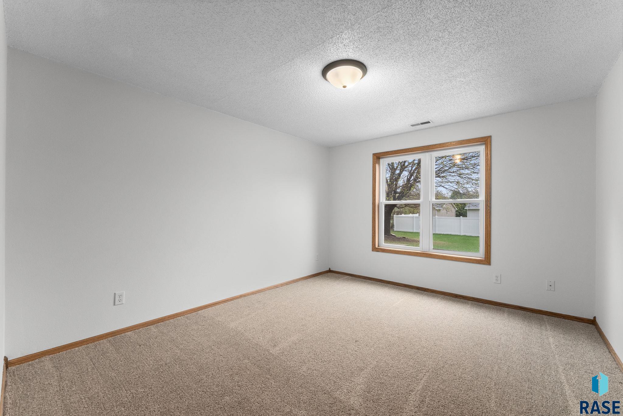 204 E 9th St Street, Crooks, New Jersey image 34