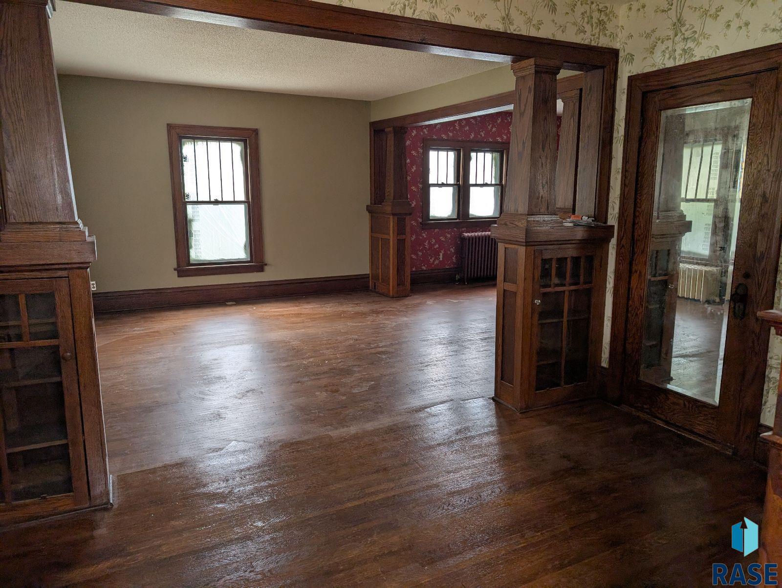 302 E 19th St Street, Sioux Falls, New Jersey image 2